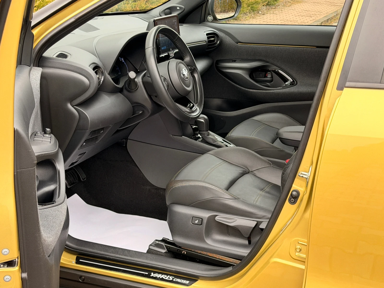 Toyota Yaris Cross 1.5HYBRID-КОЖА-LED-КYLESS-JBL-ПОДГРЕВ-FULL-УНИКАТ! - изображение 9