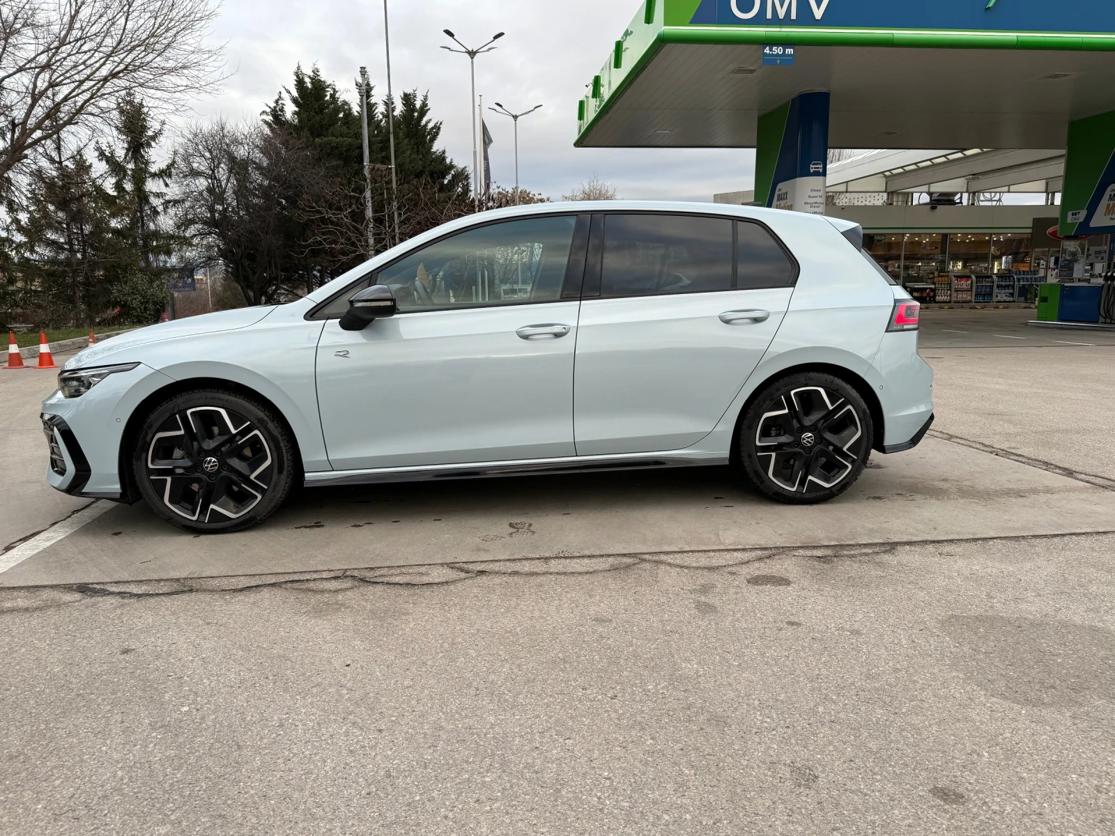 VW Golf 2.0TDI R-LINE PLUS/DSG/150/ГАРАНЦИЯ - изображение 6