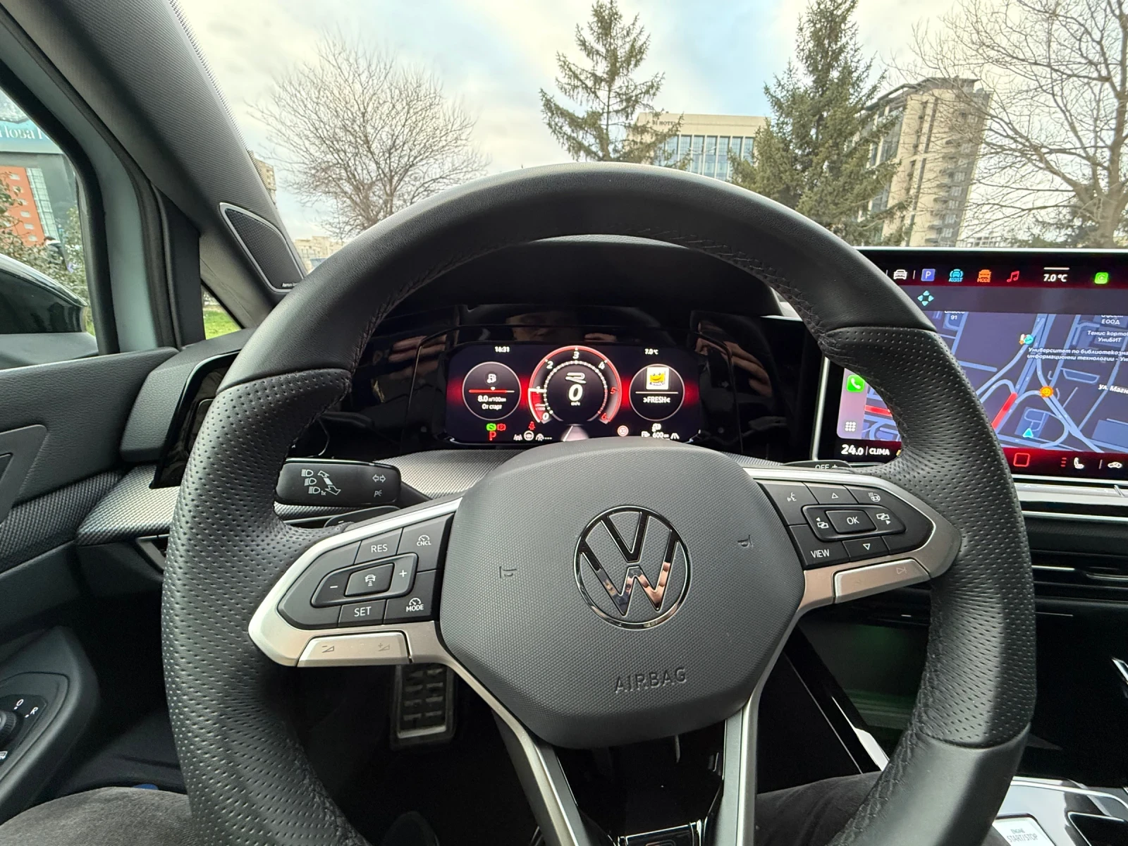 VW Golf 2.0TDI R-LINE PLUS/DSG/150/ГАРАНЦИЯ - изображение 8