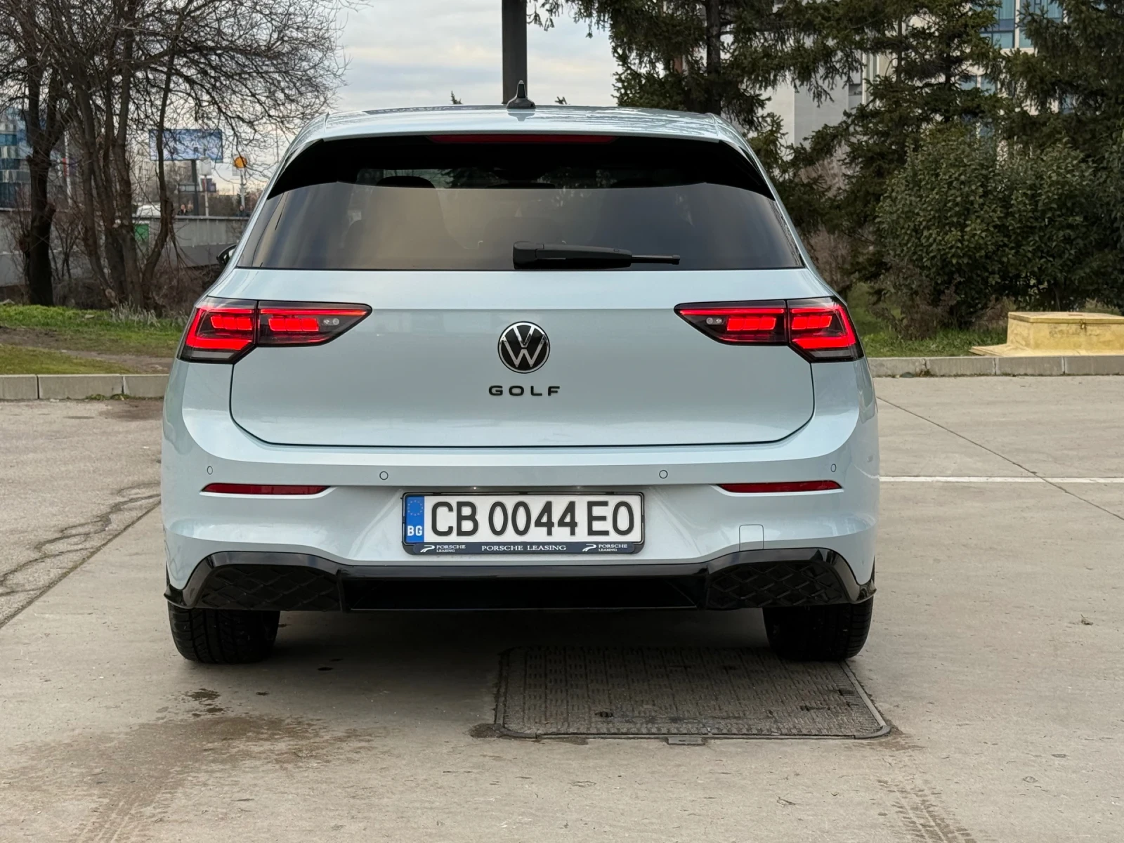 VW Golf 2.0TDI R-LINE PLUS/DSG/150/ГАРАНЦИЯ - изображение 7