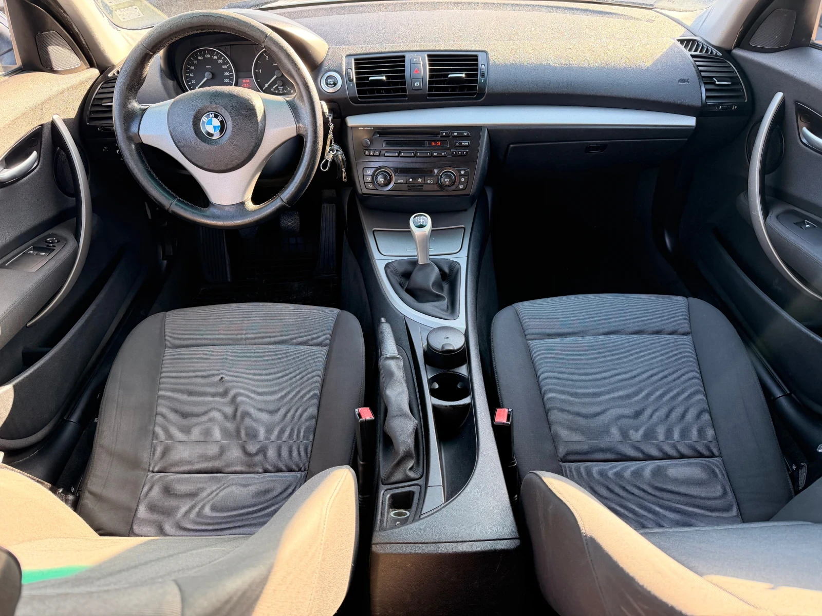 BMW 118 2.0D 122kc, снимка 11 - Автомобили и джипове - 53827749