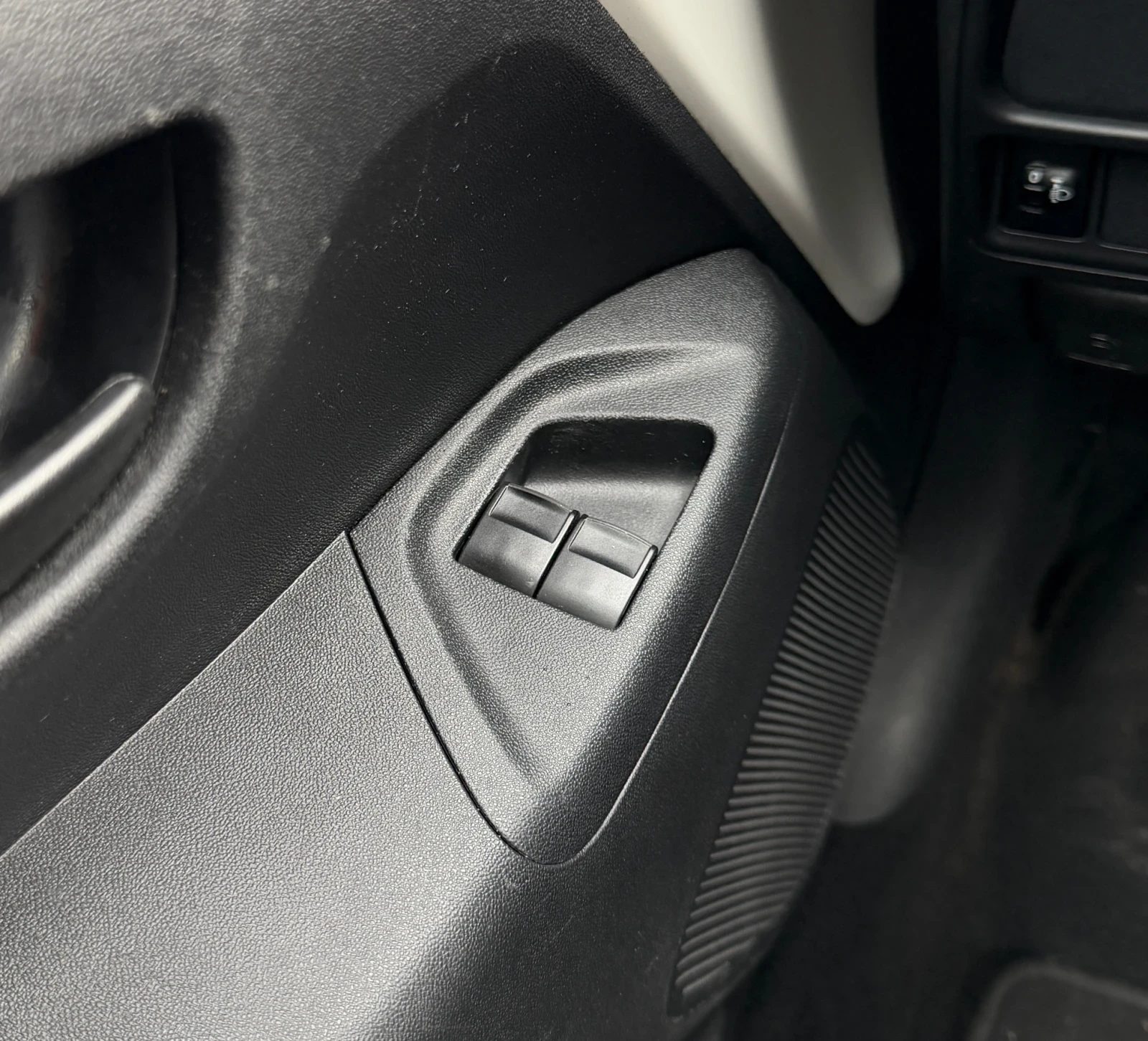 Toyota Aygo 1.0 VVTI, снимка 15 - Автомобили и джипове - 53961300