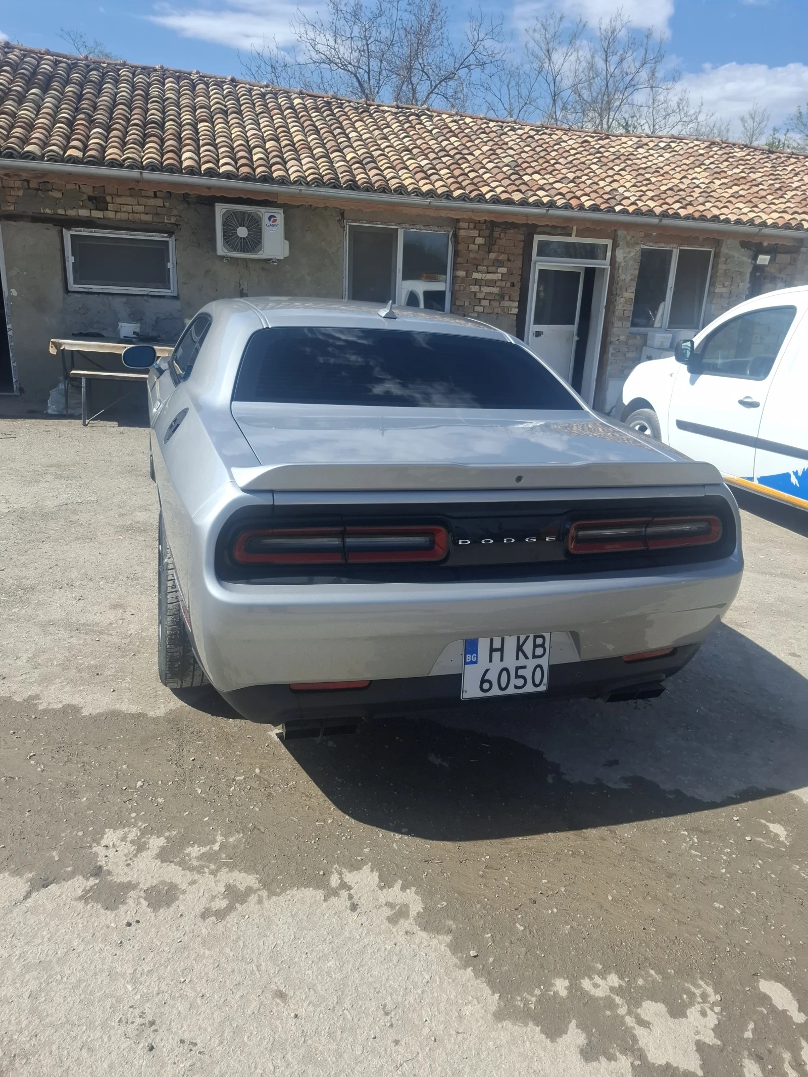 Dodge Challenger 5.7 HEMI, снимка 4 - Автомобили и джипове - 54095934