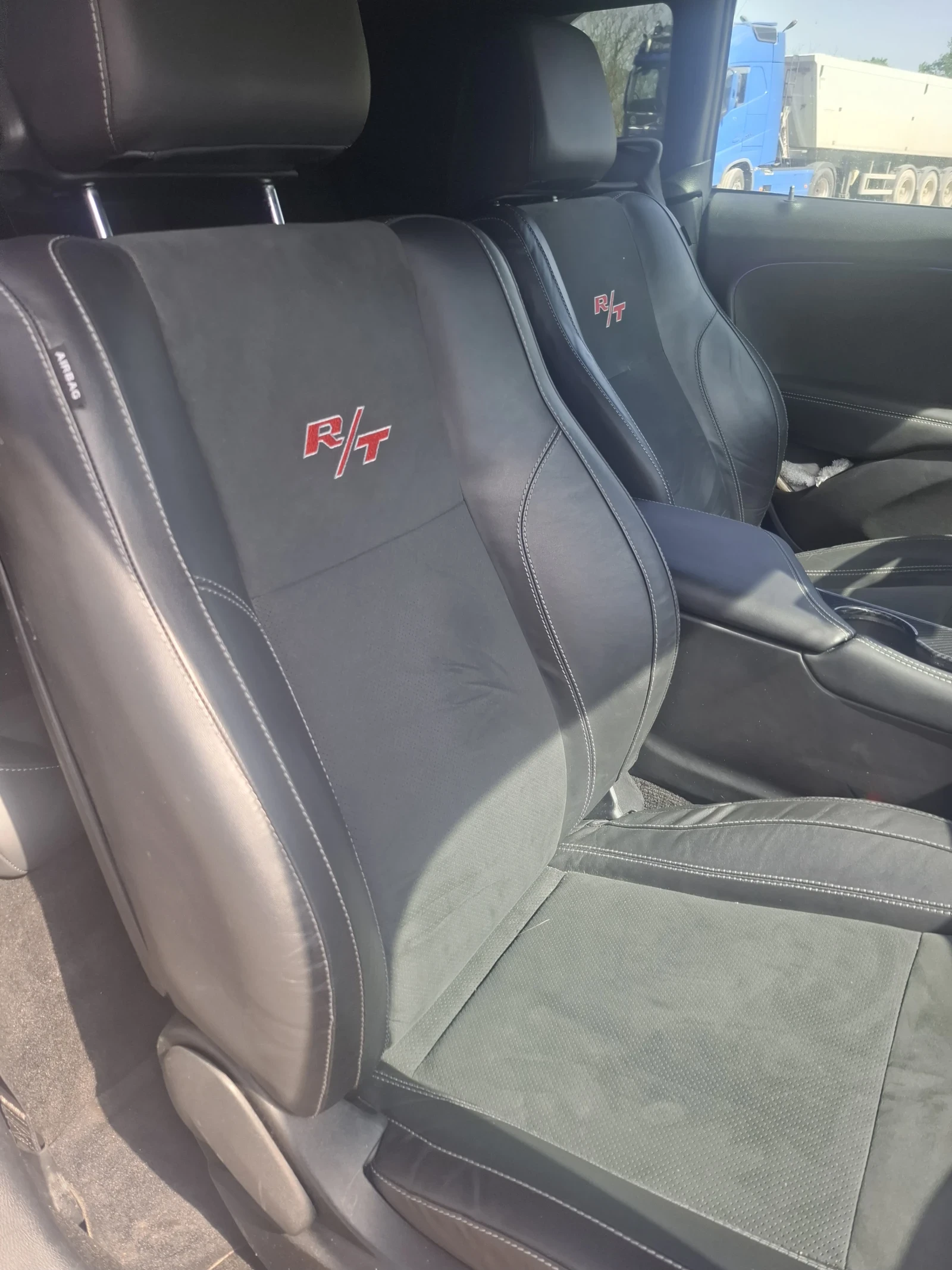 Dodge Challenger 5.7 HEMI, снимка 7 - Автомобили и джипове - 54095934