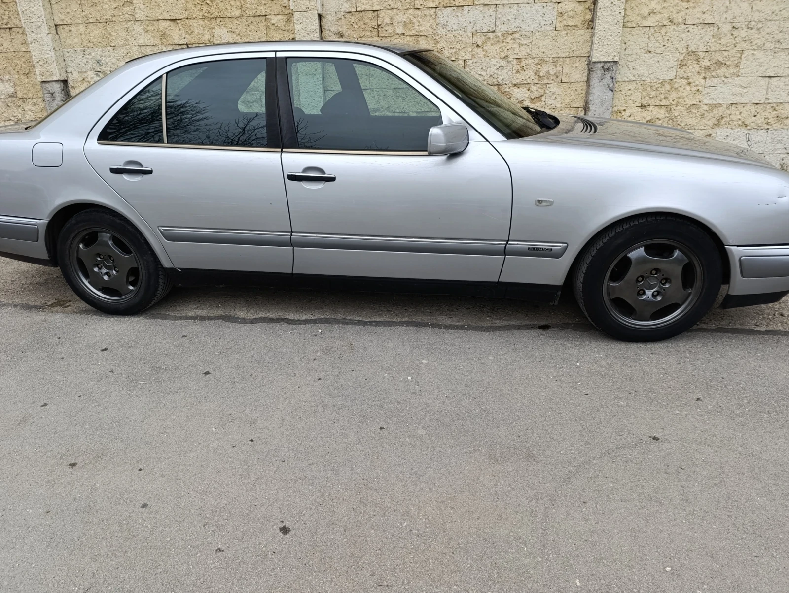 Mercedes-Benz E 250 TD