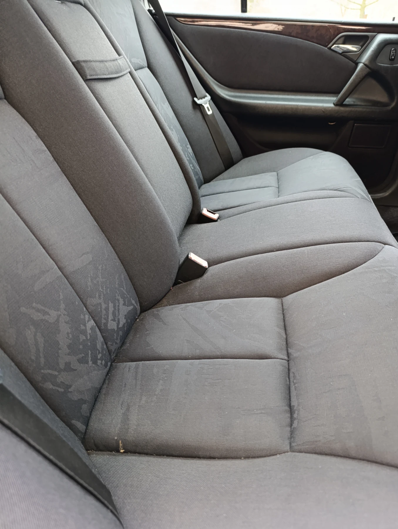 Mercedes-Benz E 250 TD, снимка 6 - Автомобили и джипове - 54173437