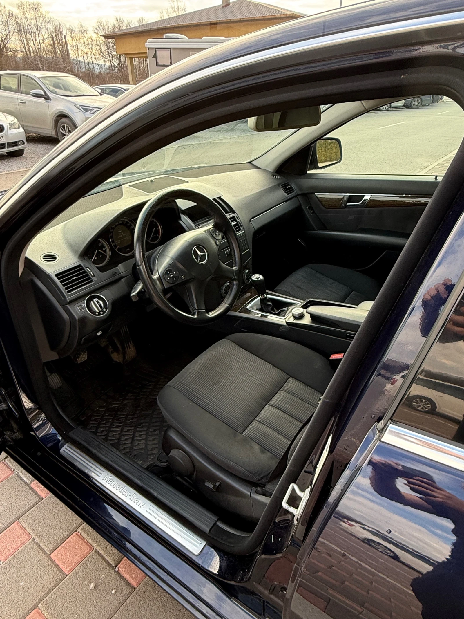 Mercedes-Benz C 220, снимка 5 - Автомобили и джипове - 54193156