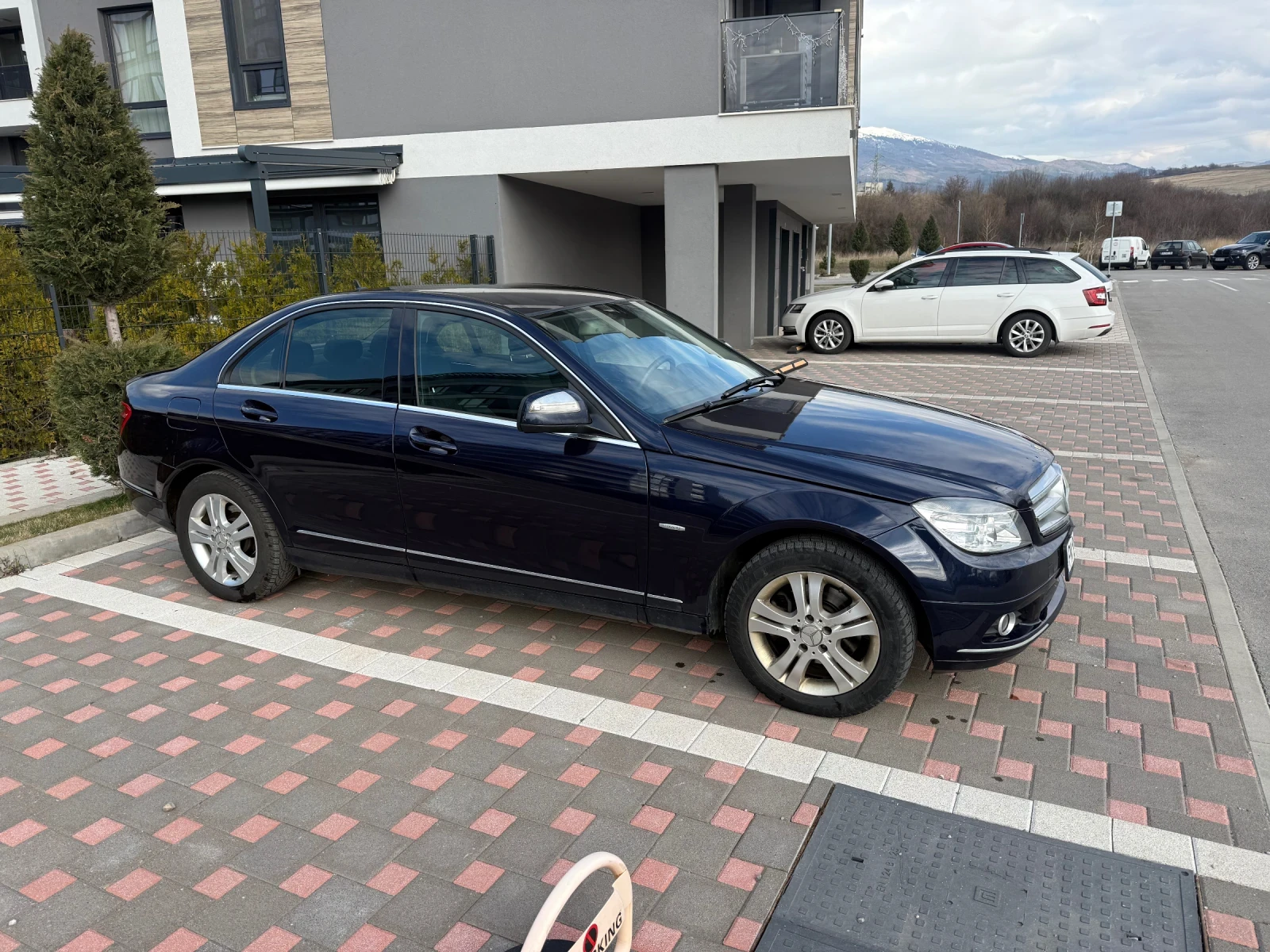 Mercedes-Benz C 220, снимка 2 - Автомобили и джипове - 54193156