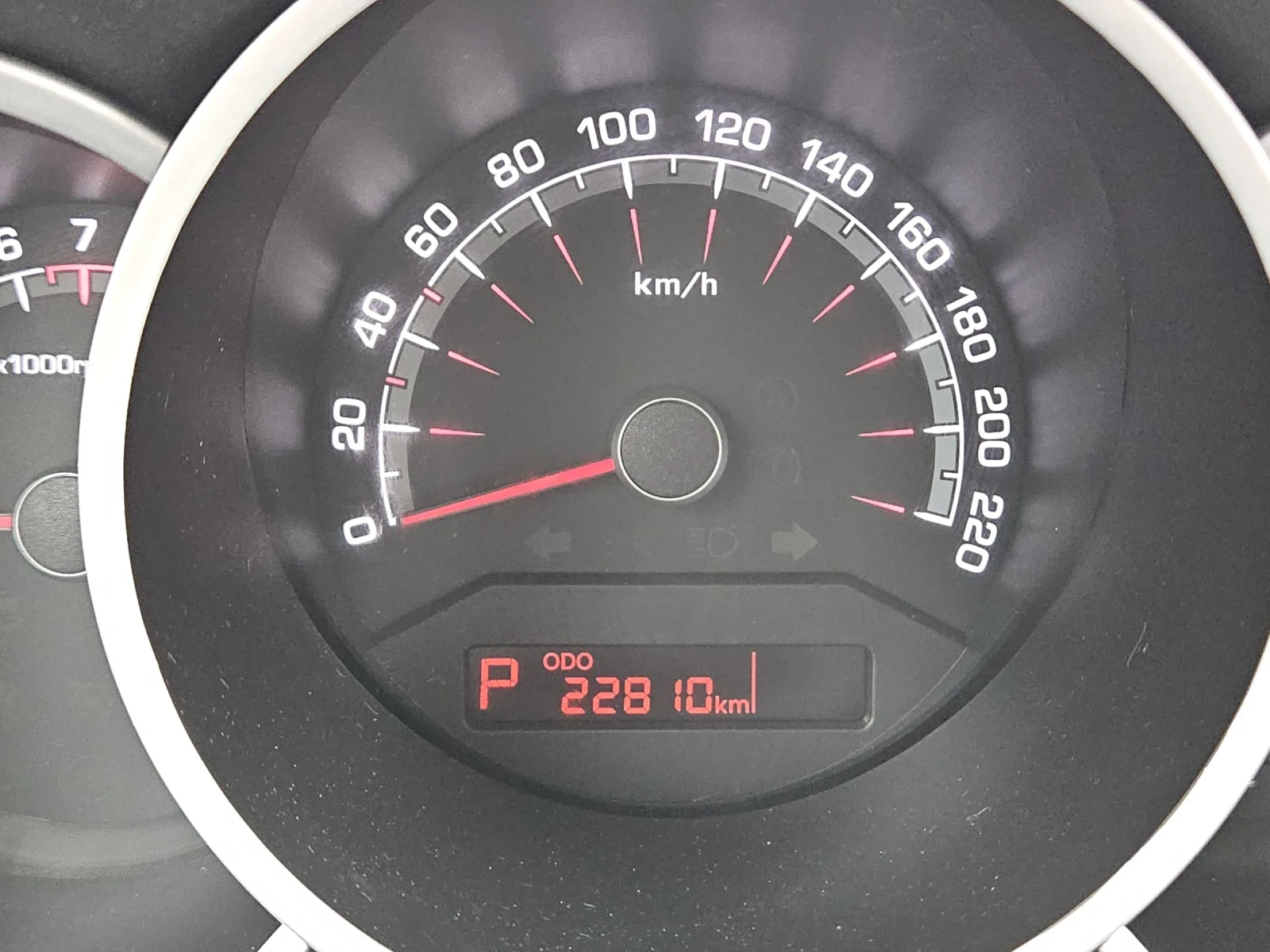 Kia Venga 1.6i--navi--automat, снимка 16 - Автомобили и джипове - 54266912