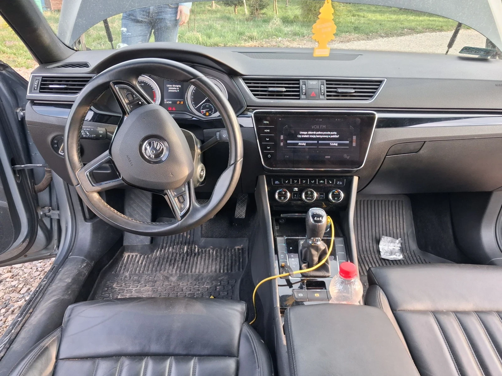 Skoda Superb 2.0, 280 к.с. бензин, автоматик, 4х4, черен мат, снимка 8 - Автомобили и джипове - 54360016