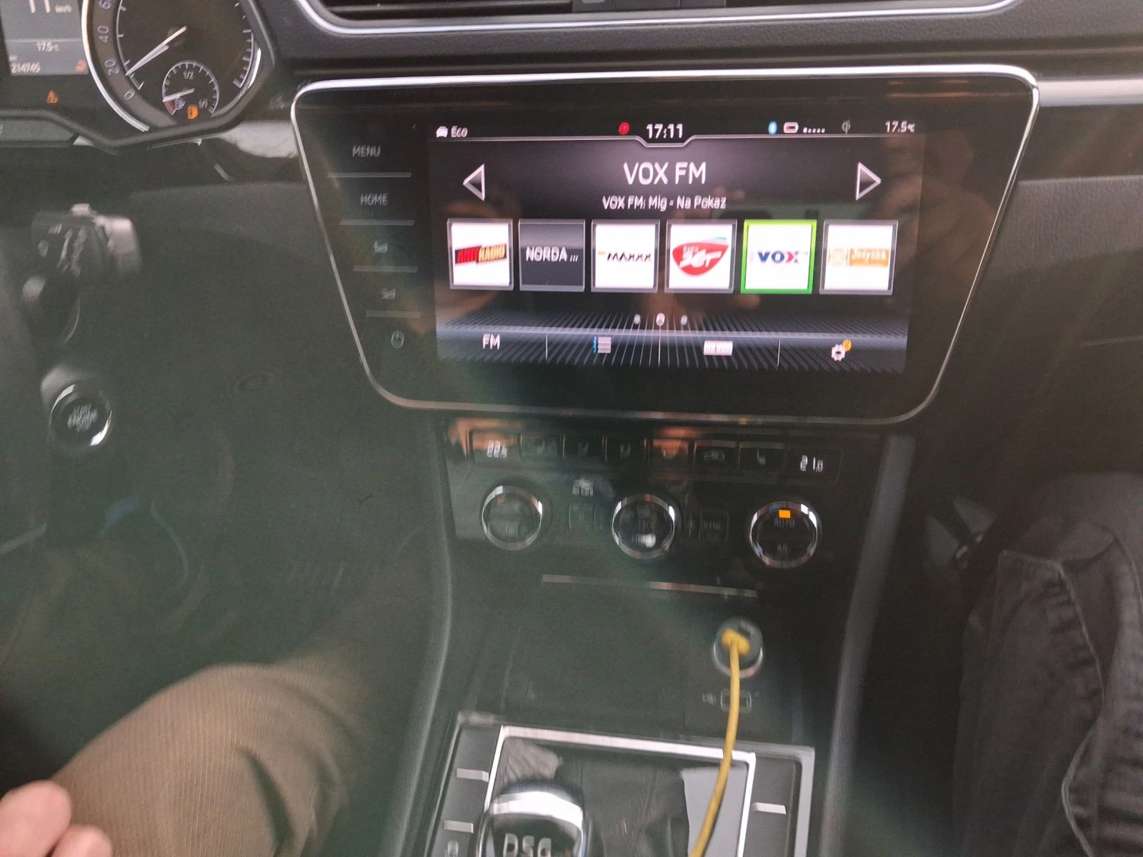 Skoda Superb 2.0, 280 к.с. бензин, автоматик, 4х4, черен мат, снимка 17 - Автомобили и джипове - 54360016