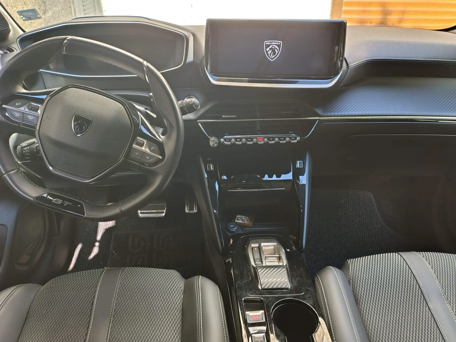 Peugeot 208 GT 1.2 PureTech 110 HYBRID 48V e-DCS6 , снимка 7 - Автомобили и джипове - 54555935