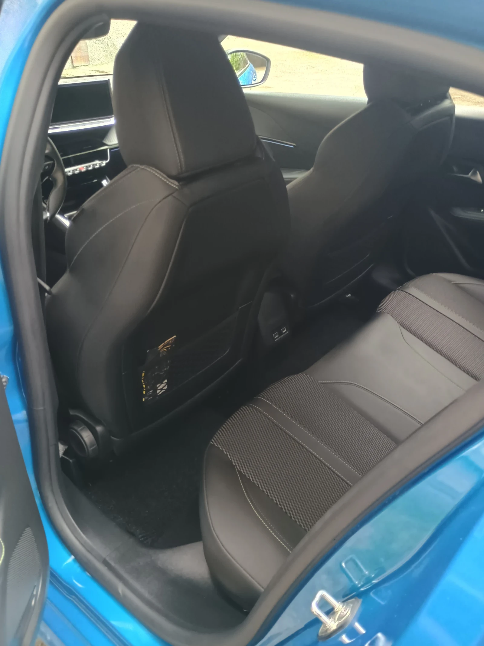 Peugeot 208 GT, снимка 3 - Автомобили и джипове - 54555935