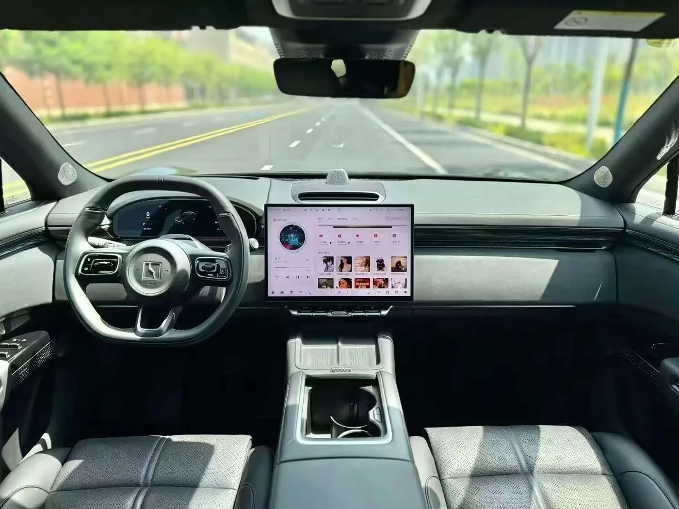 Zeekr 7X Intelligent Driving Edition 780 km autogeorge.com, снимка 7 - Автомобили и джипове - 54566498