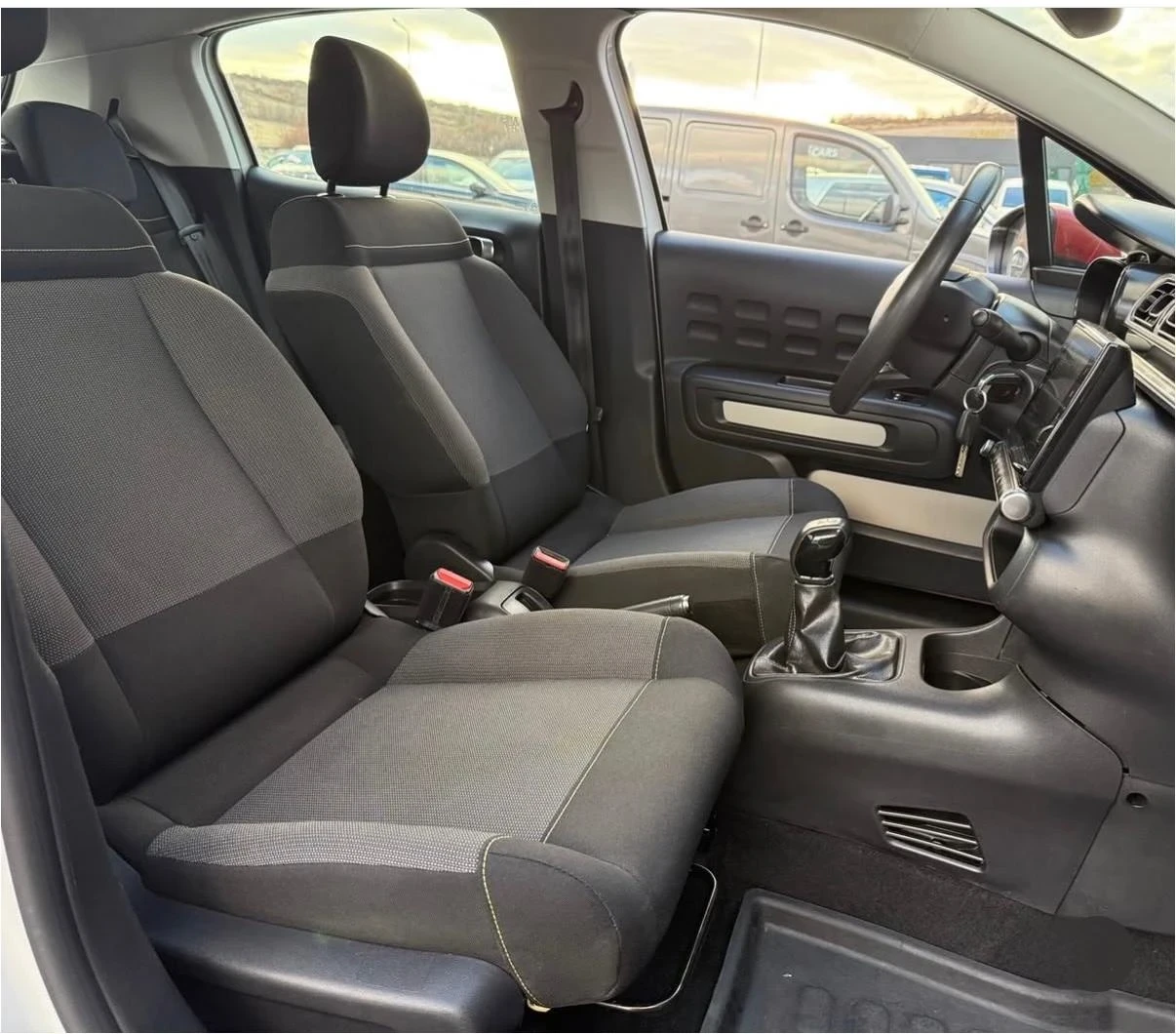 Citroen C3 1.2 FACELIFT, KTEO, COC, снимка 9 - Автомобили и джипове - 54566641