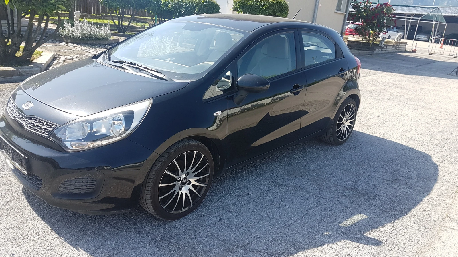 Kia Rio 1.2i 70кс, снимка 2 - Автомобили и джипове - 54700959