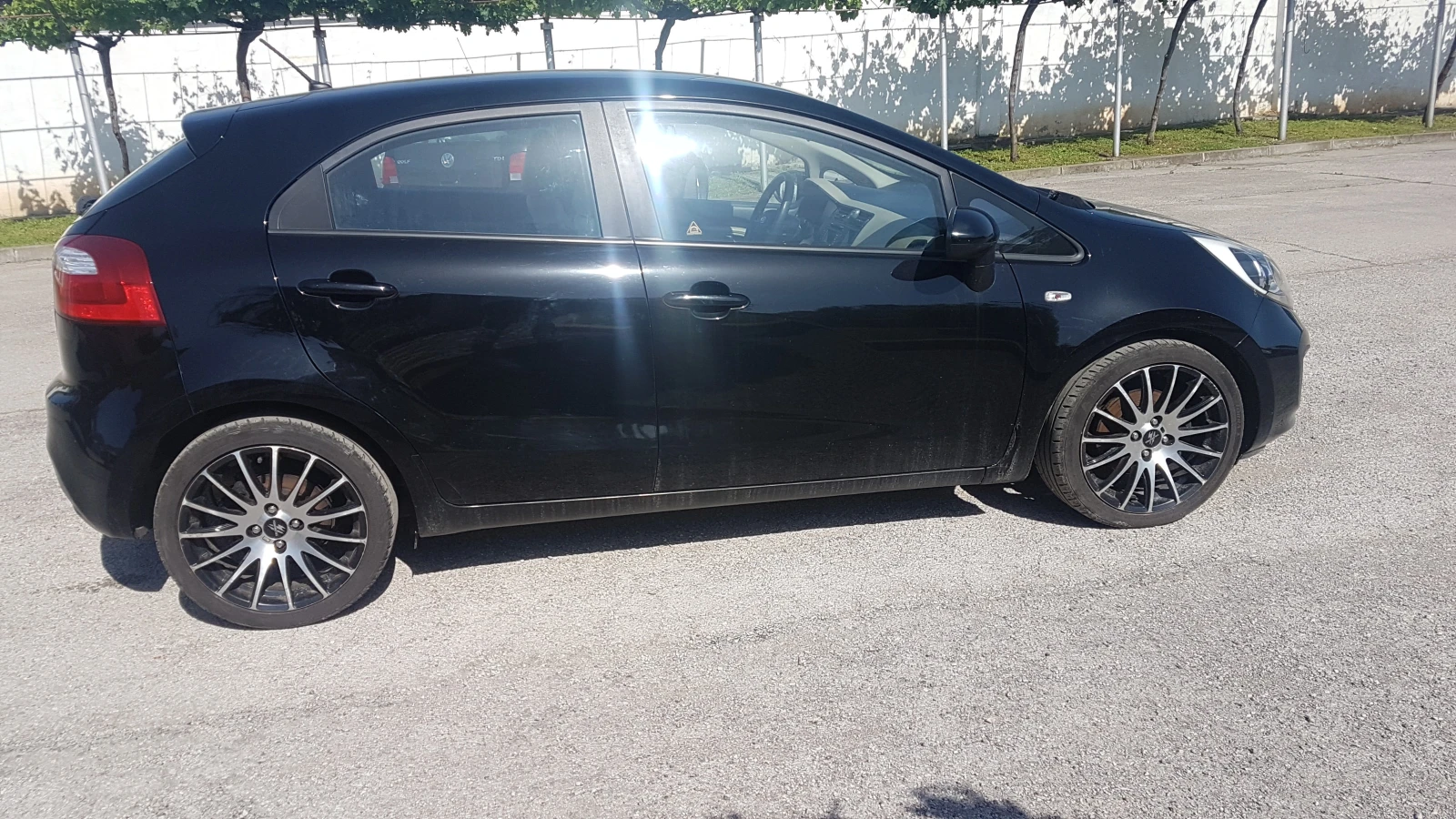 Kia Rio 1.2i 70кс, снимка 4 - Автомобили и джипове - 54700959