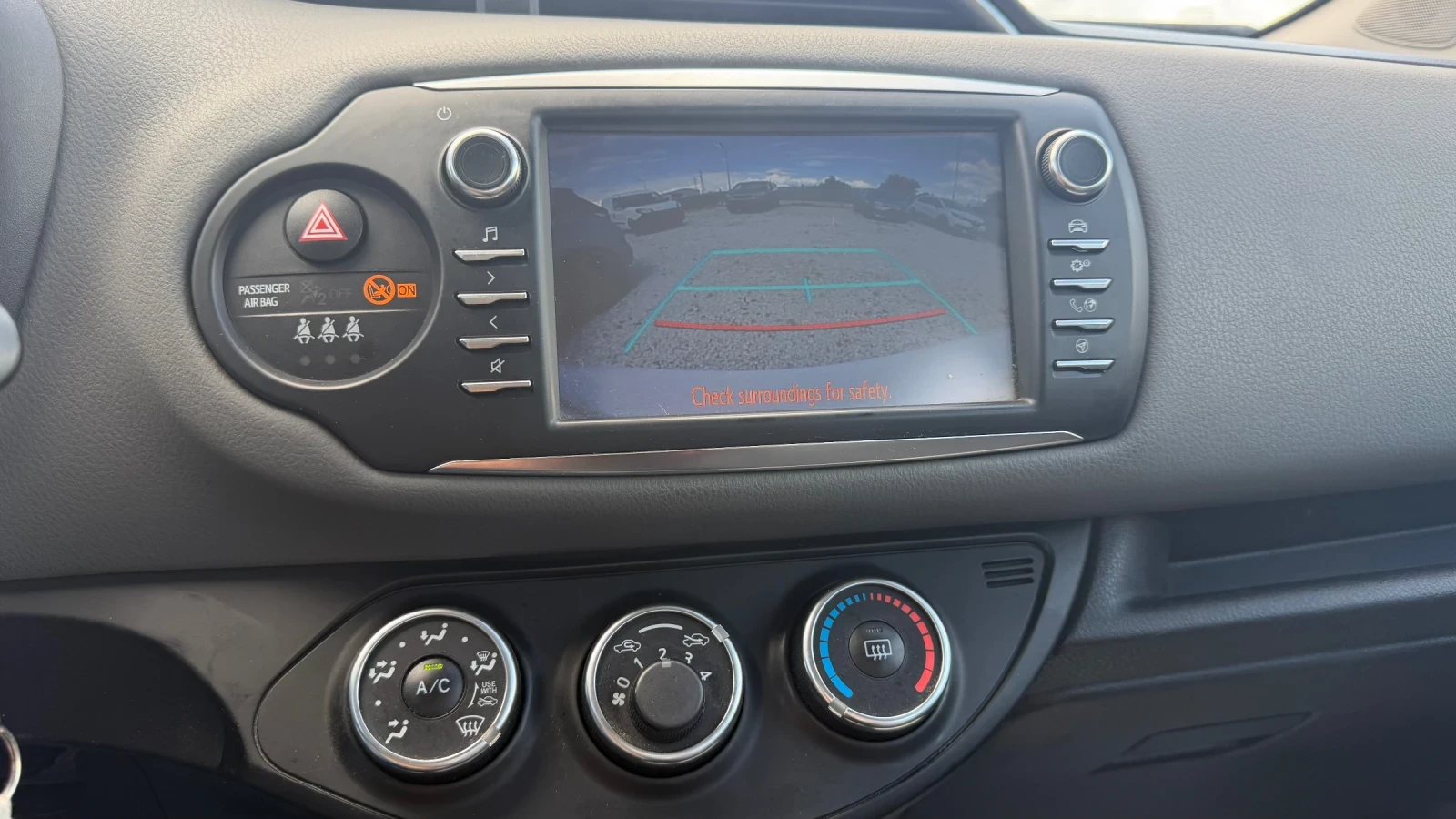 Toyota Yaris 1.4D-4D EURO 6, снимка 15 - Автомобили и джипове - 54810010