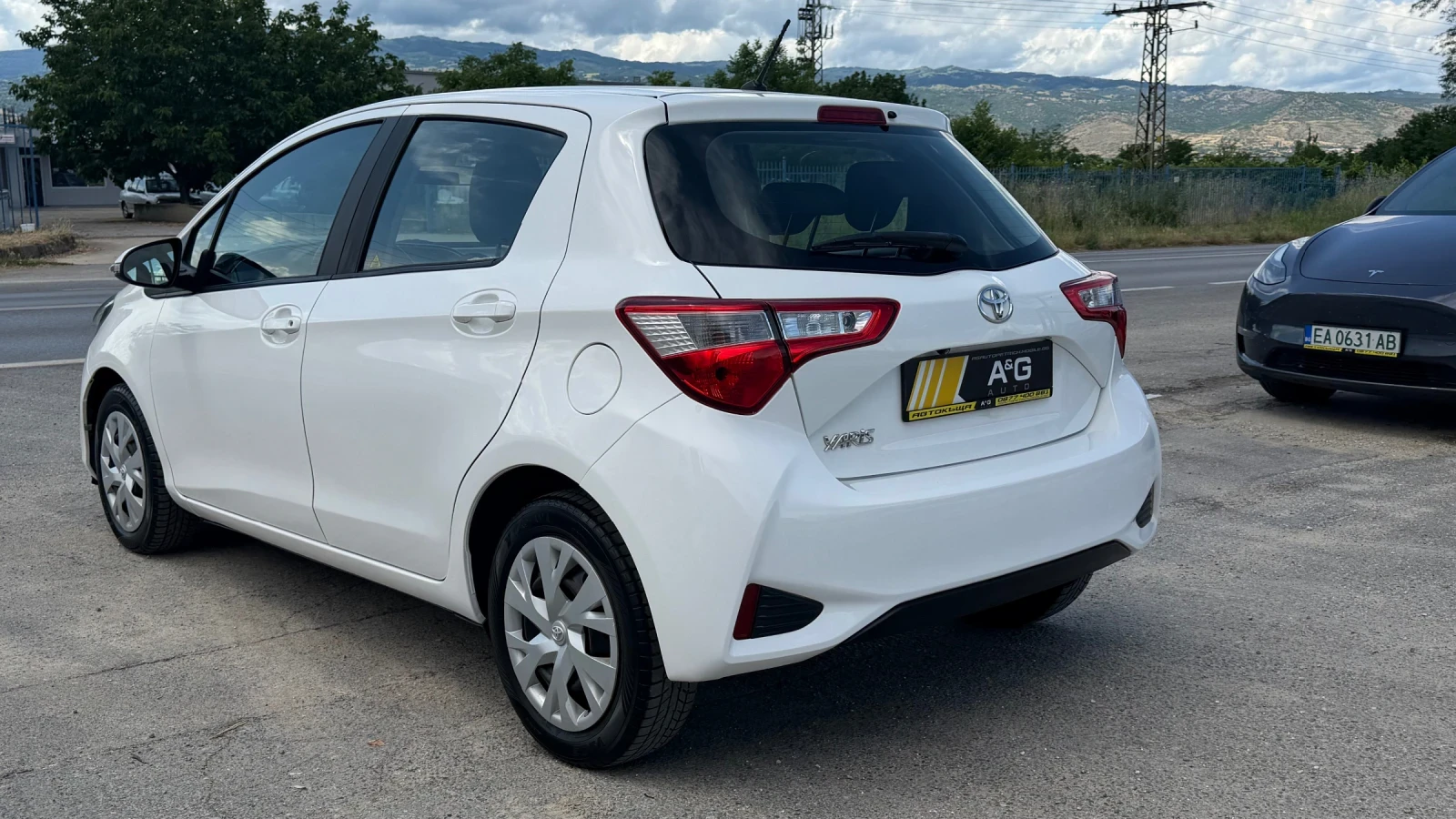 Toyota Yaris 1.4D-4D EURO 6, снимка 5 - Автомобили и джипове - 54810010