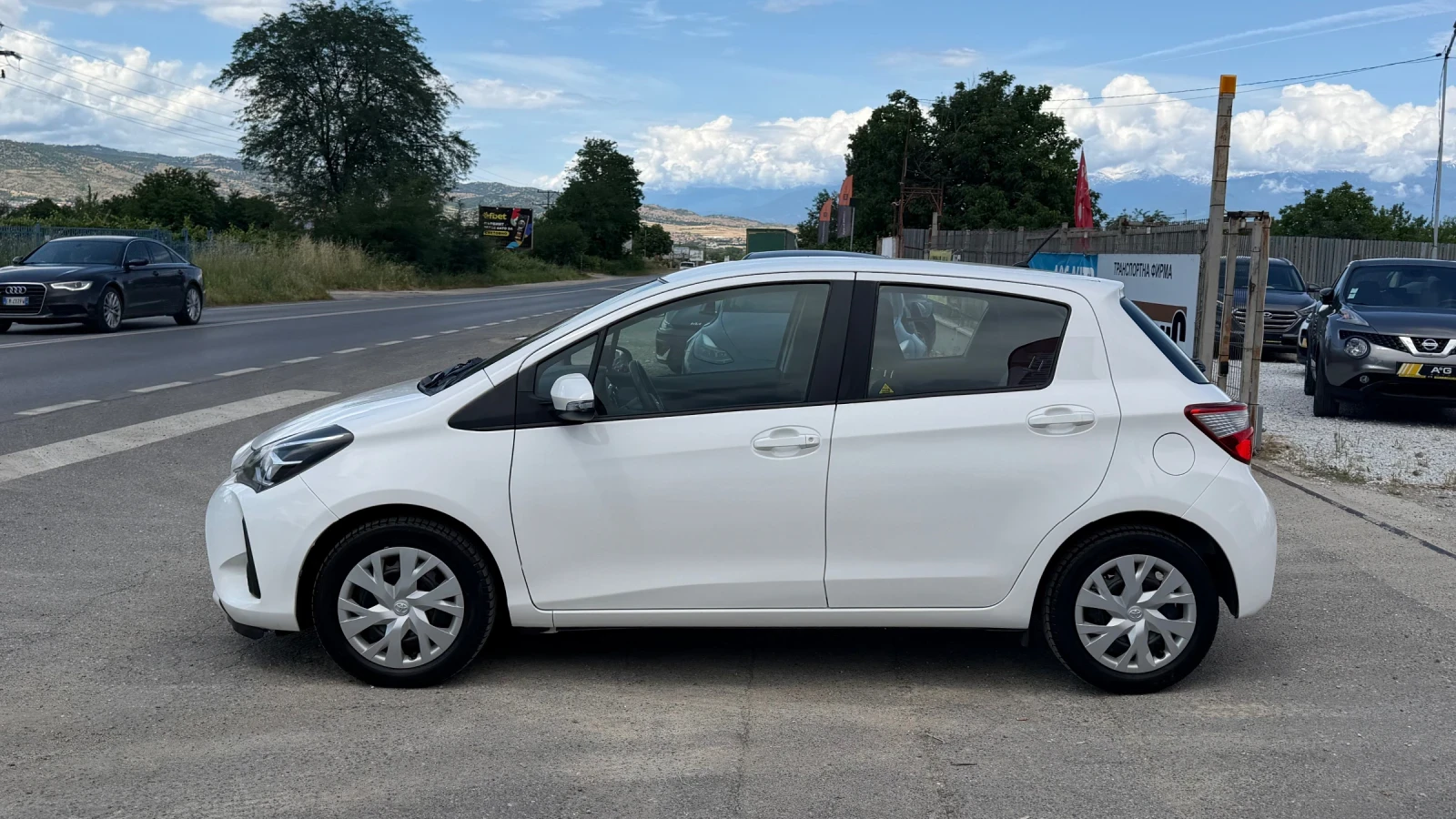Toyota Yaris 1.4D-4D EURO 6, снимка 9 - Автомобили и джипове - 54810010