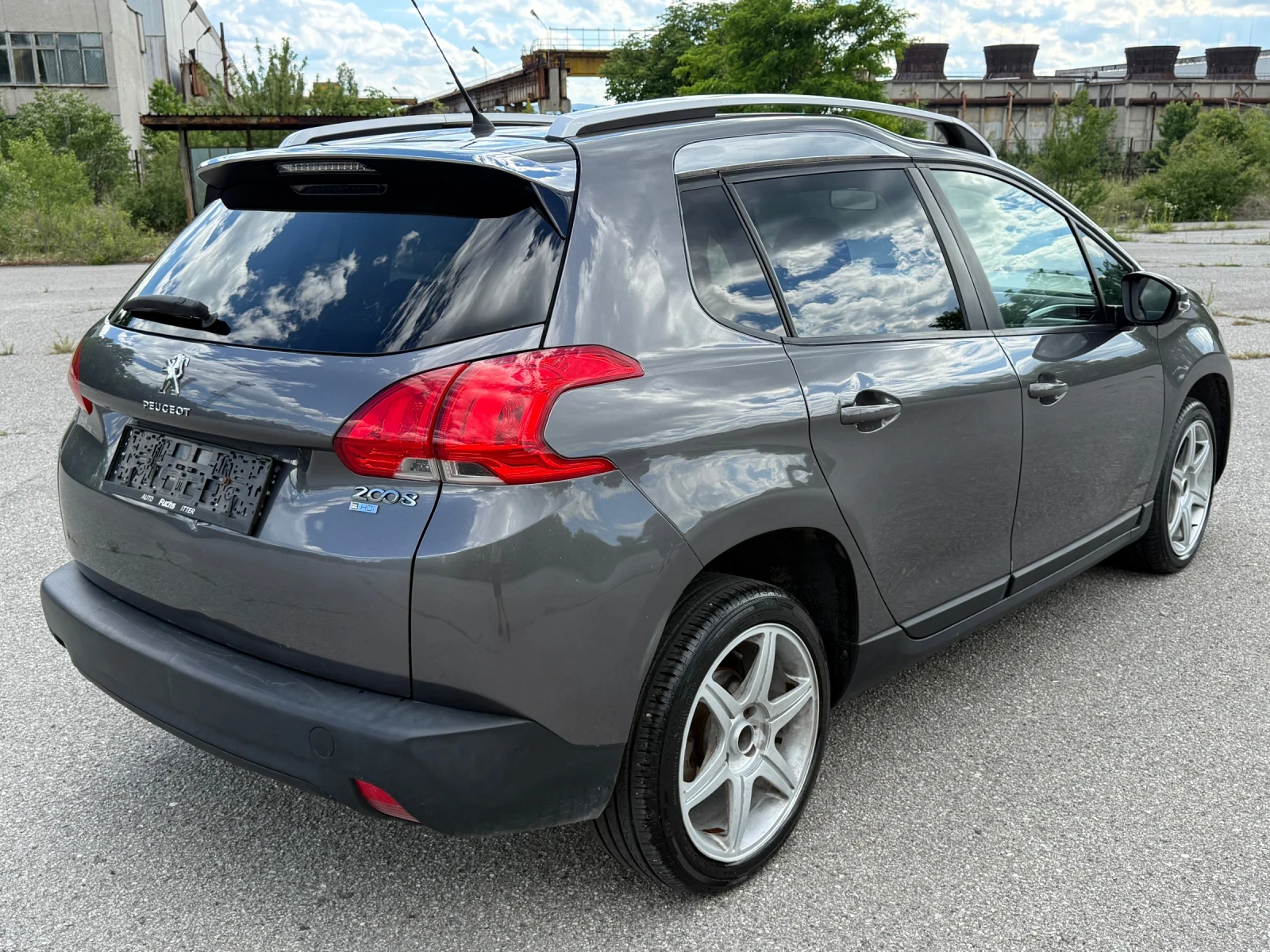 Peugeot 2008 1.6e-HDI, снимка 5 - Автомобили и джипове - 54916874