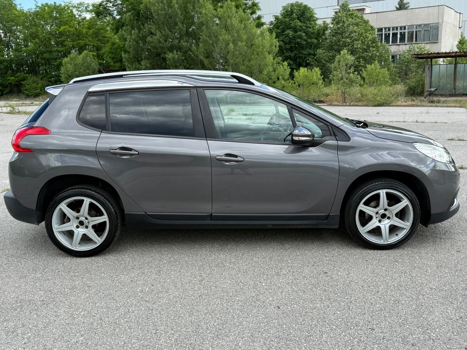 Peugeot 2008 1.6e-HDI, снимка 4 - Автомобили и джипове - 54916874