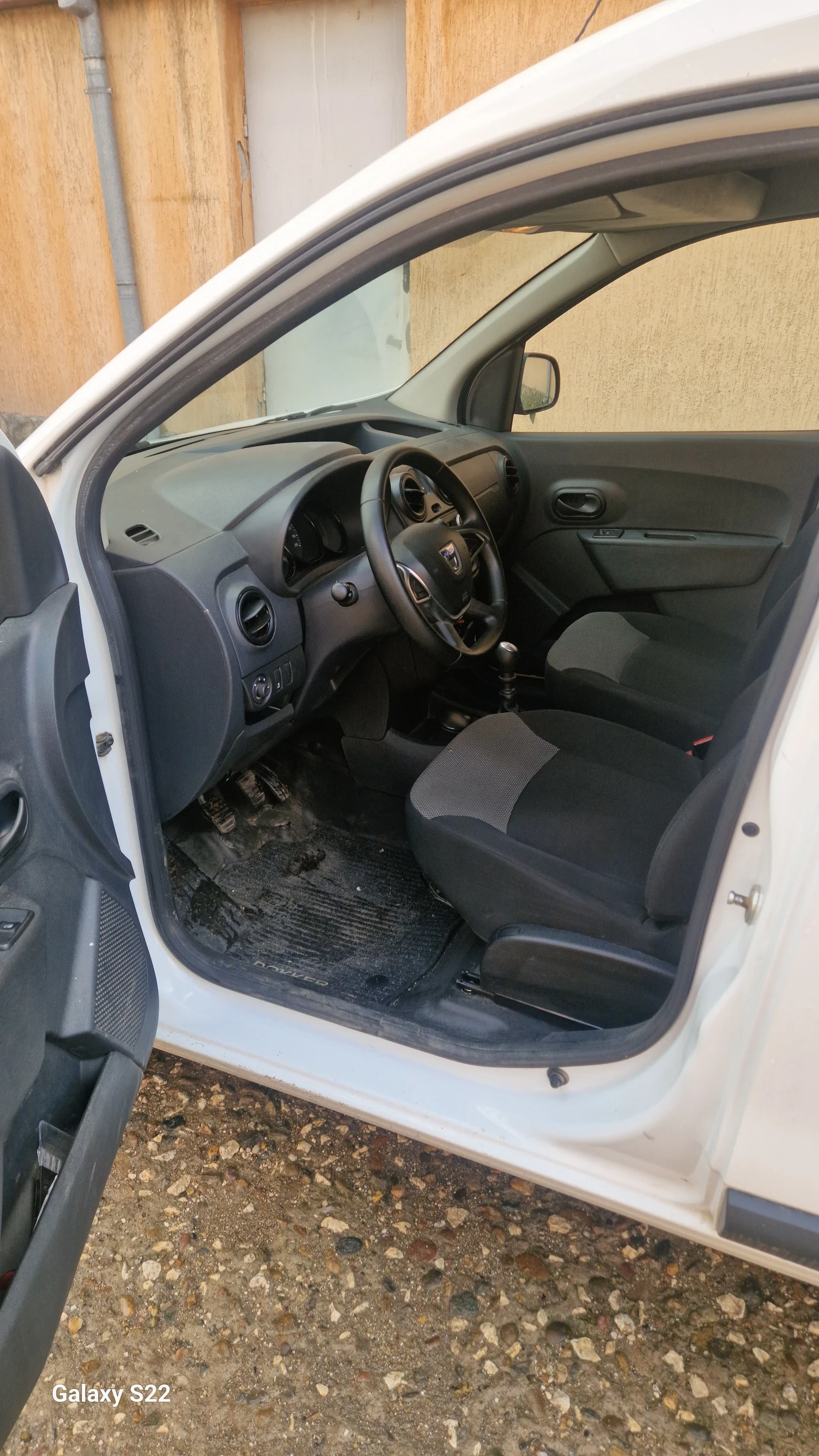 Dacia Dokker, снимка 5 - Автомобили и джипове - 56532255