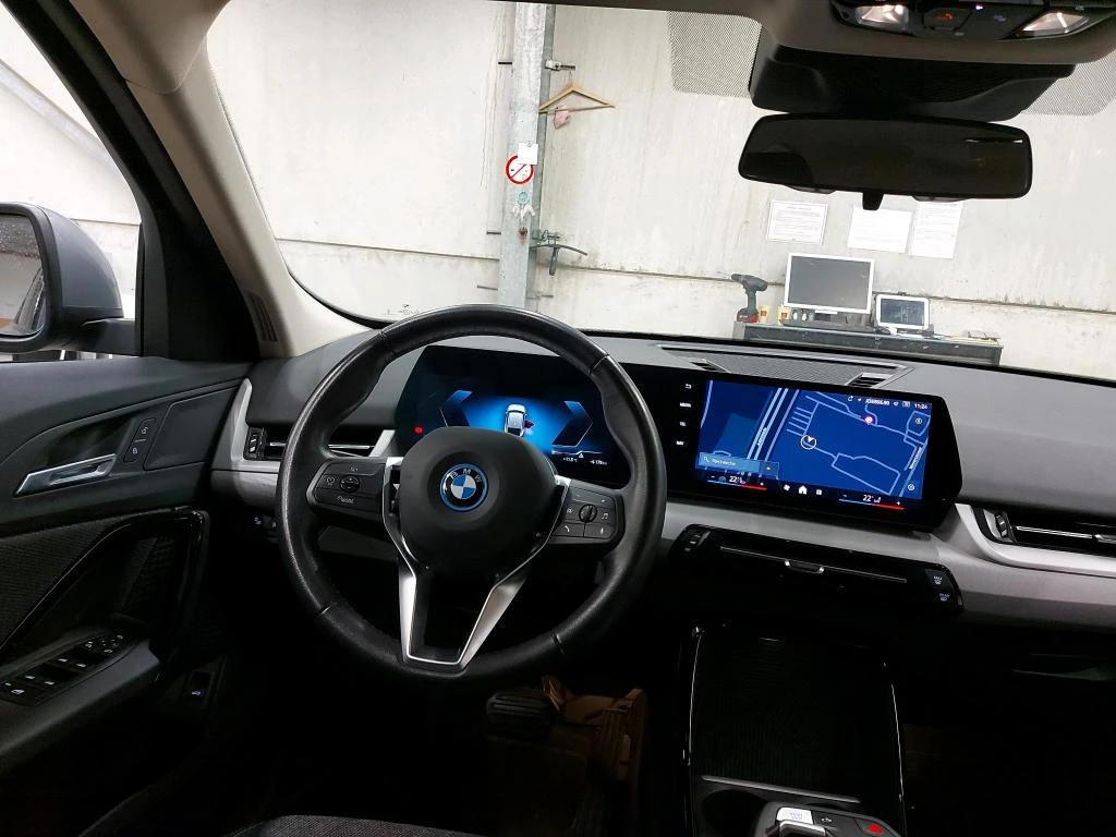 BMW iX2 xDrive30 LED Navi, снимка 3 - Автомобили и джипове - 56724132