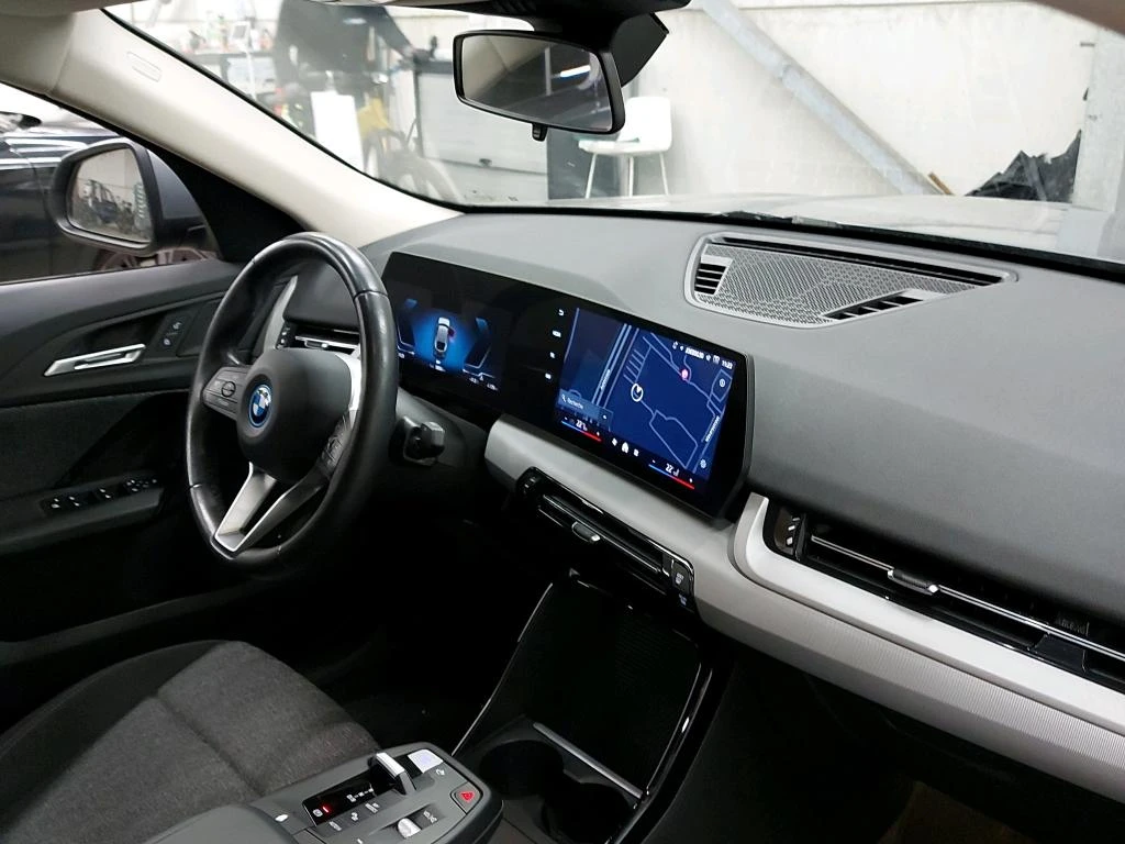 BMW iX2 xDrive30 LED Navi, снимка 5 - Автомобили и джипове - 56724132