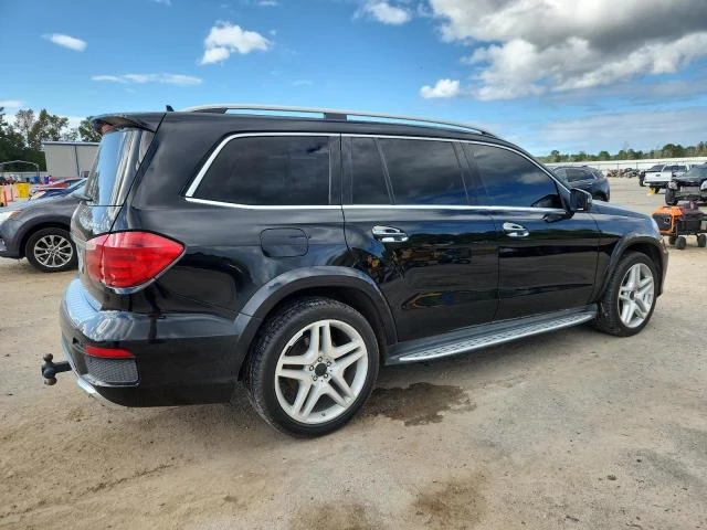 Mercedes-Benz GL 550 4MATIC* Сервизна история* Камера* Кожа* Подгрев* , снимка 3 - Автомобили и джипове - 52739956