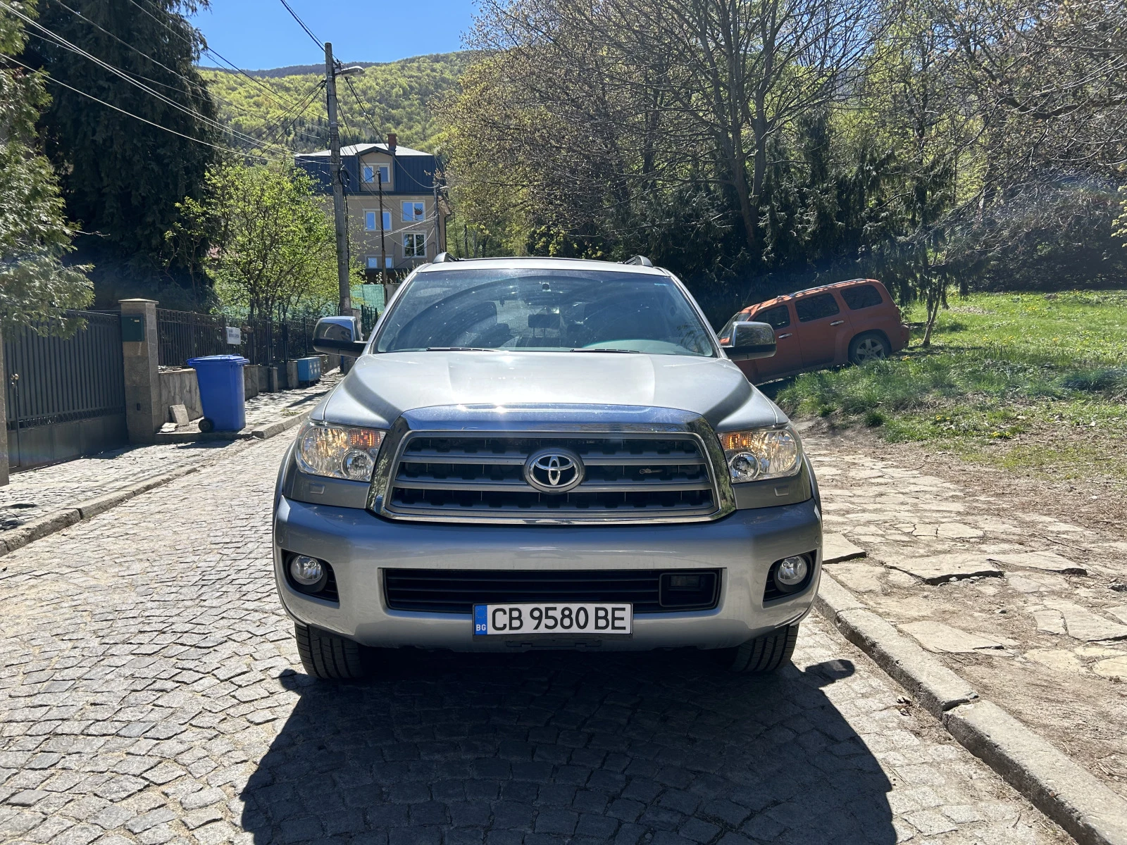 Toyota Sequoia Platinum 5.7 - изображение 2