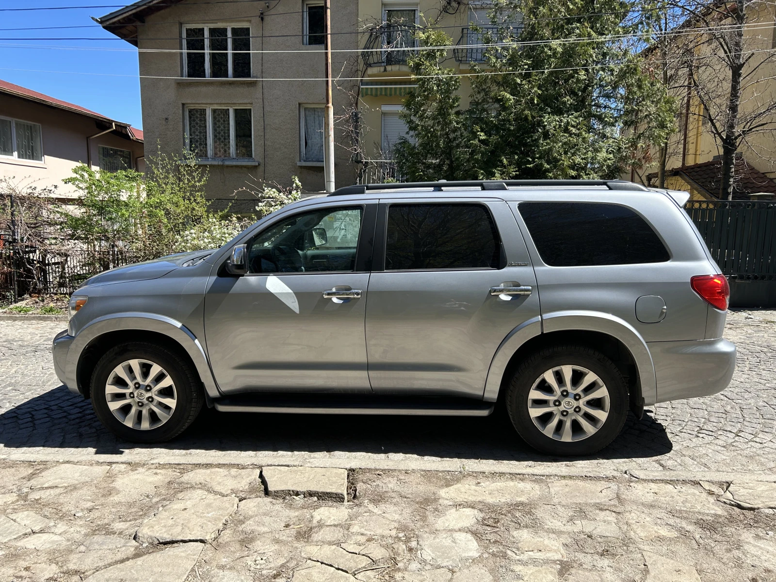 Toyota Sequoia Platinum 5.7 - изображение 6