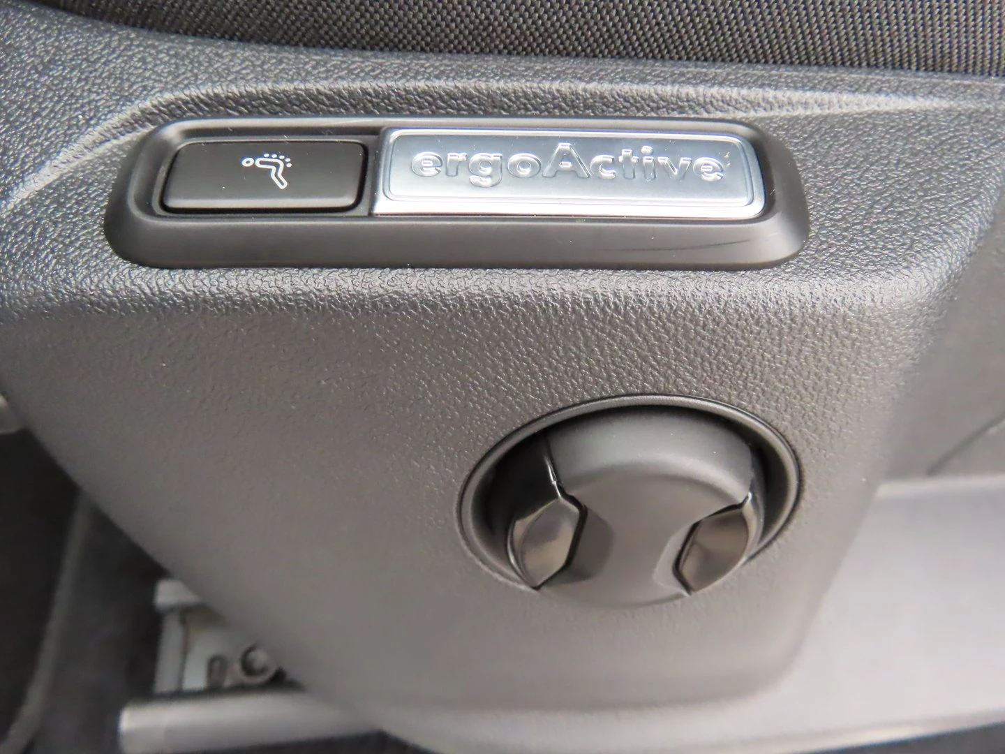 VW Tiguan LWB PA Elegance 2.0TDI 4MOT DSG - изображение 9