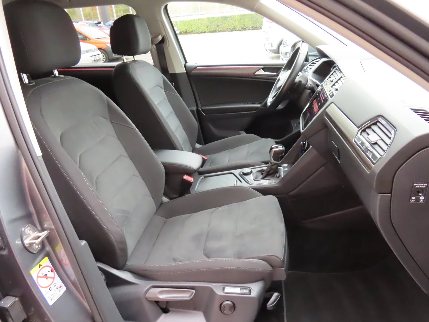 VW Tiguan LWB PA Elegance 2.0TDI 4MOT DSG - изображение 10