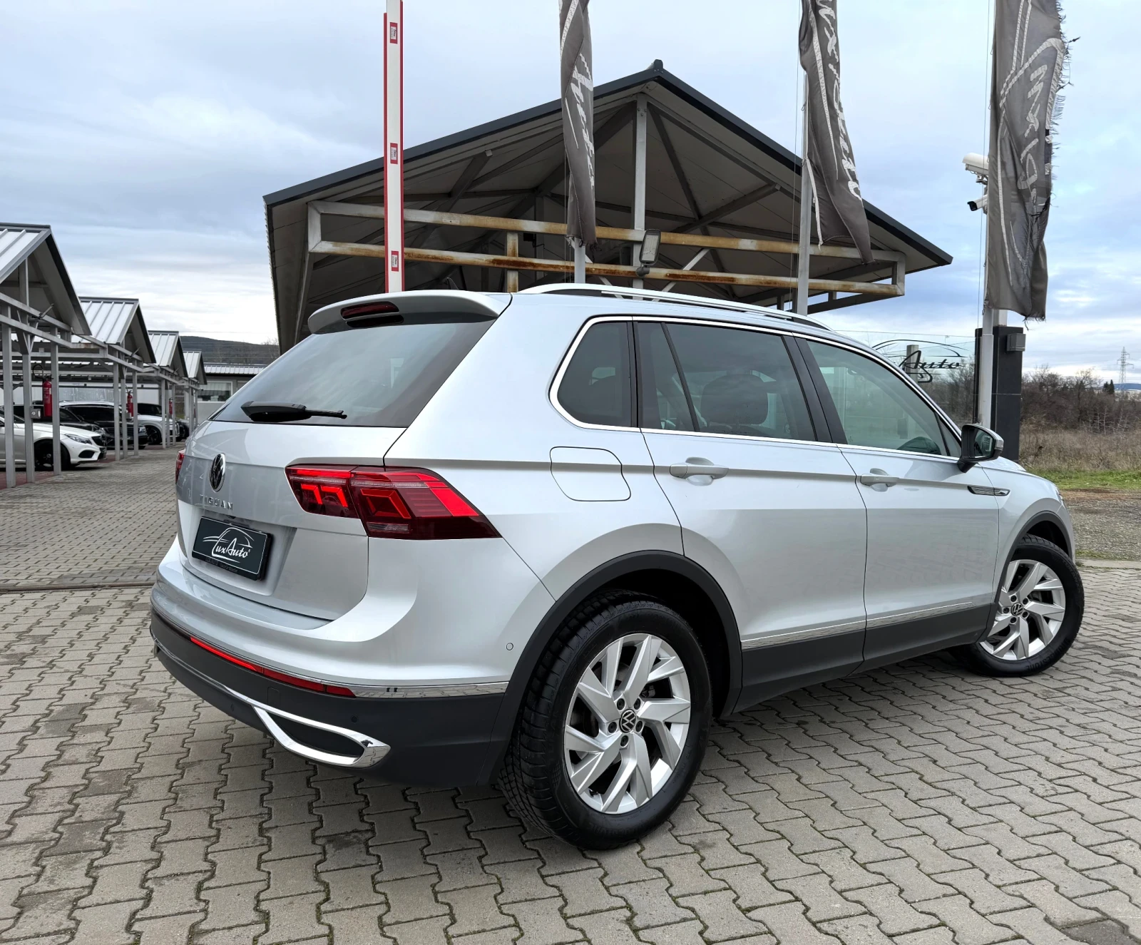 VW Tiguan 2.0TDI#IQ LIGHT#DIGITAL#NAVI#DISTR#KEYLESS#CAMERA | Mobile.bg � ����������� 4