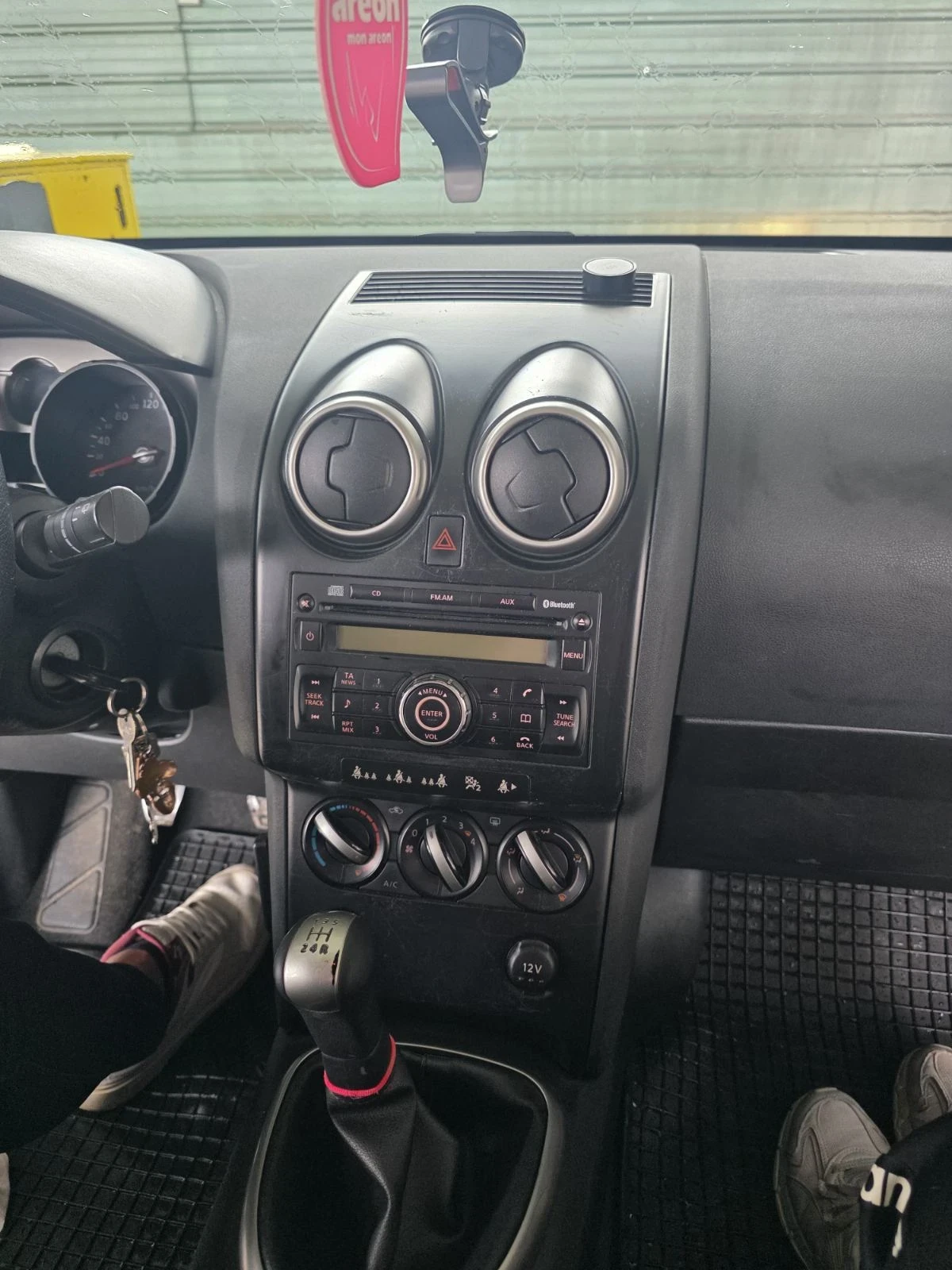 Nissan Qashqai, снимка 12 - Автомобили и джипове - 55135254