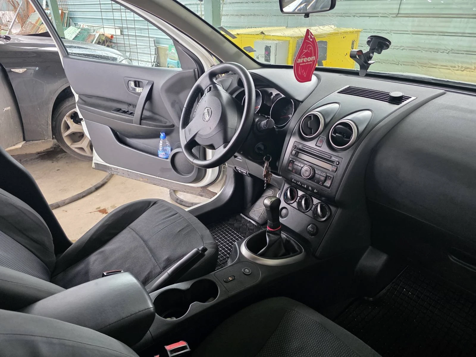 Nissan Qashqai, снимка 9 - Автомобили и джипове - 55135254