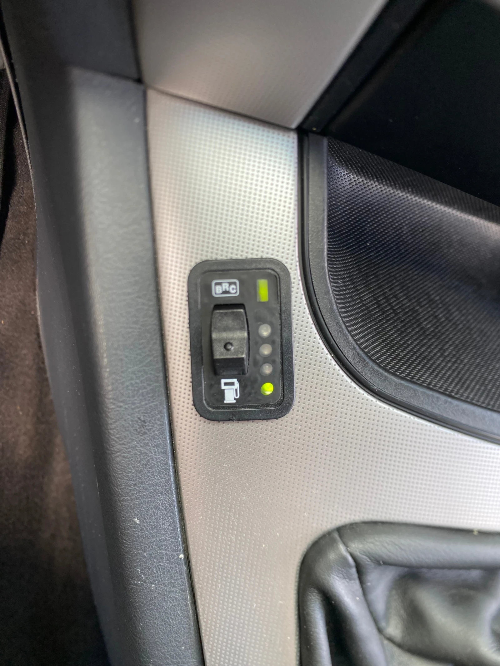 Hyundai Tucson 2.0i* ГАЗ* 4х4* ИТАЛИЯ* РЕАЛНИ КМ* , снимка 12 - Автомобили и джипове - 55139180