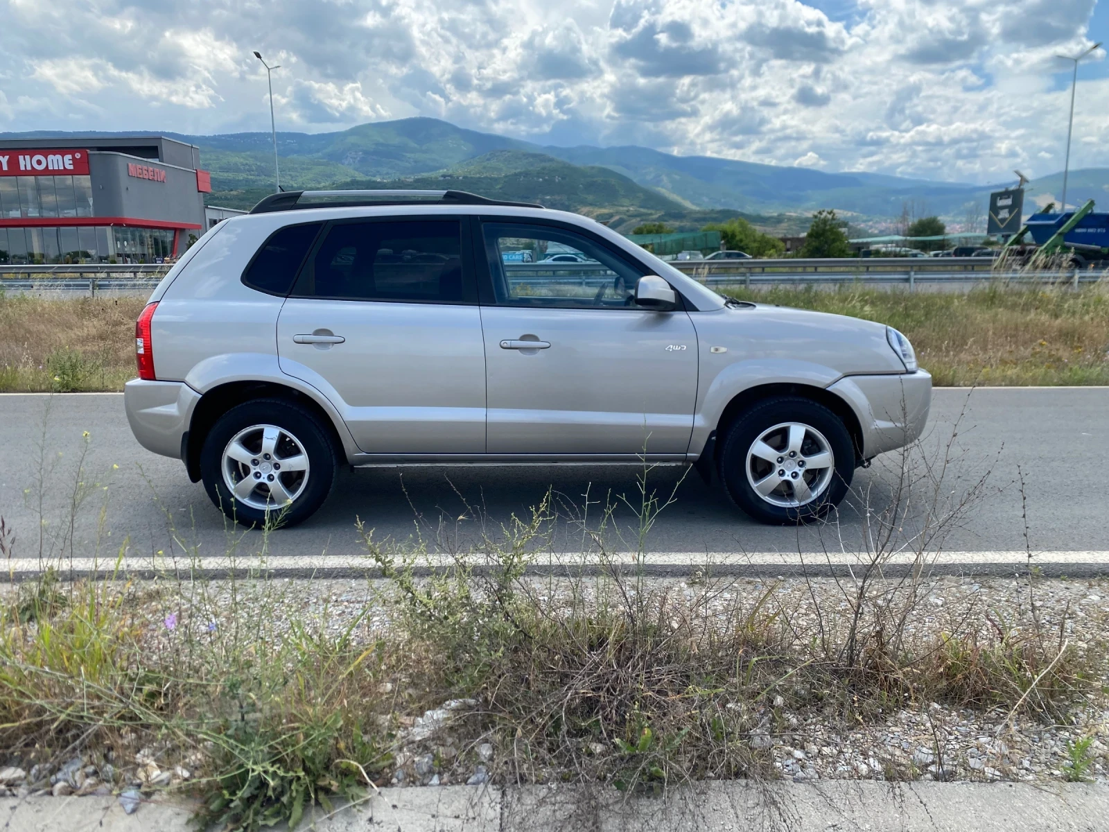 Hyundai Tucson 2.0i* ГАЗ* 4х4* ИТАЛИЯ* РЕАЛНИ КМ* , снимка 5 - Автомобили и джипове - 55139180