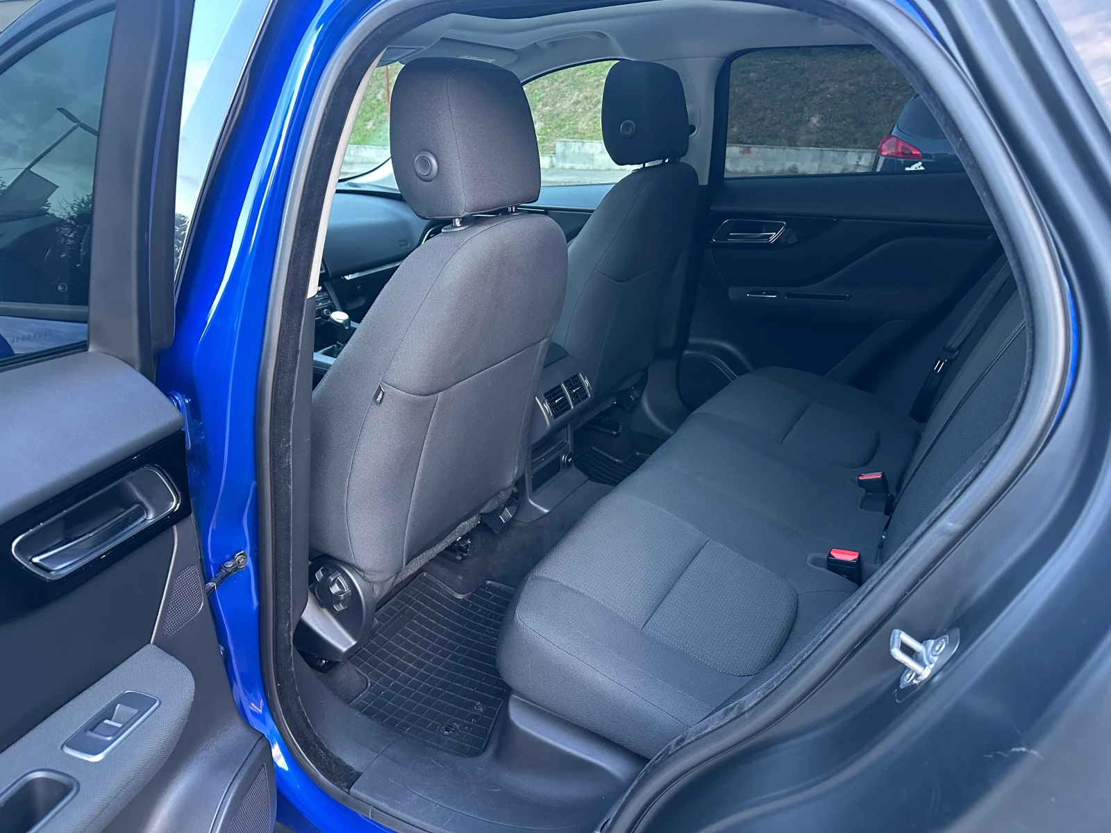 Jaguar F-PACE 2.0D AWD, снимка 11 - Автомобили и джипове - 55342173