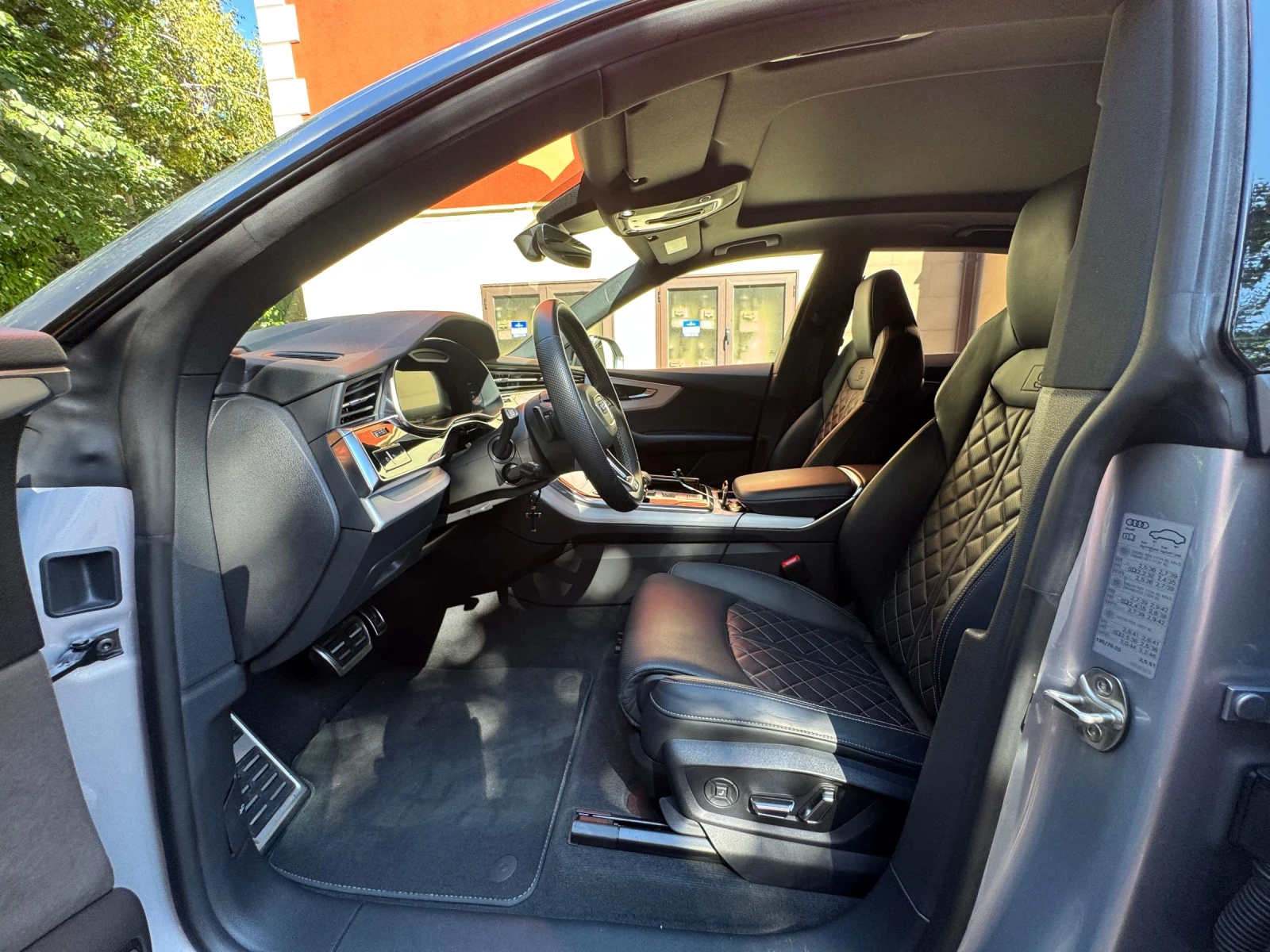 Audi SQ8, снимка 6 - Автомобили и джипове - 55511877