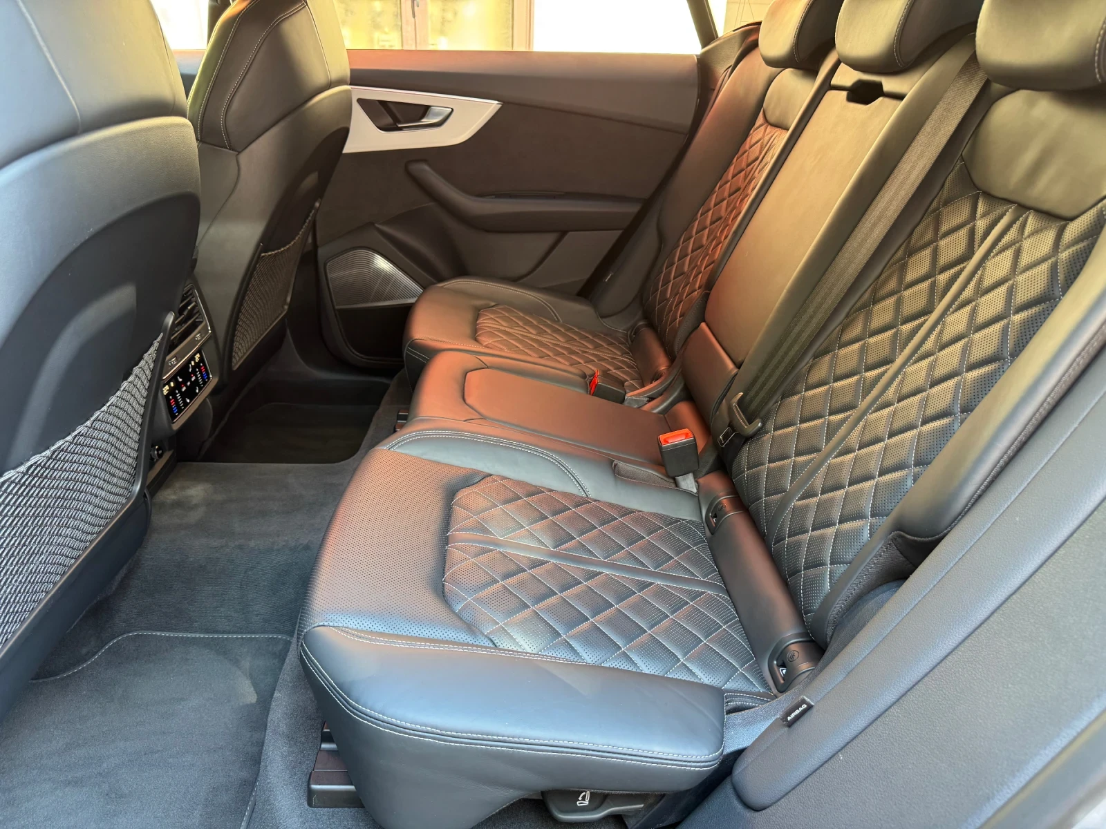 Audi SQ8, снимка 14 - Автомобили и джипове - 55511877