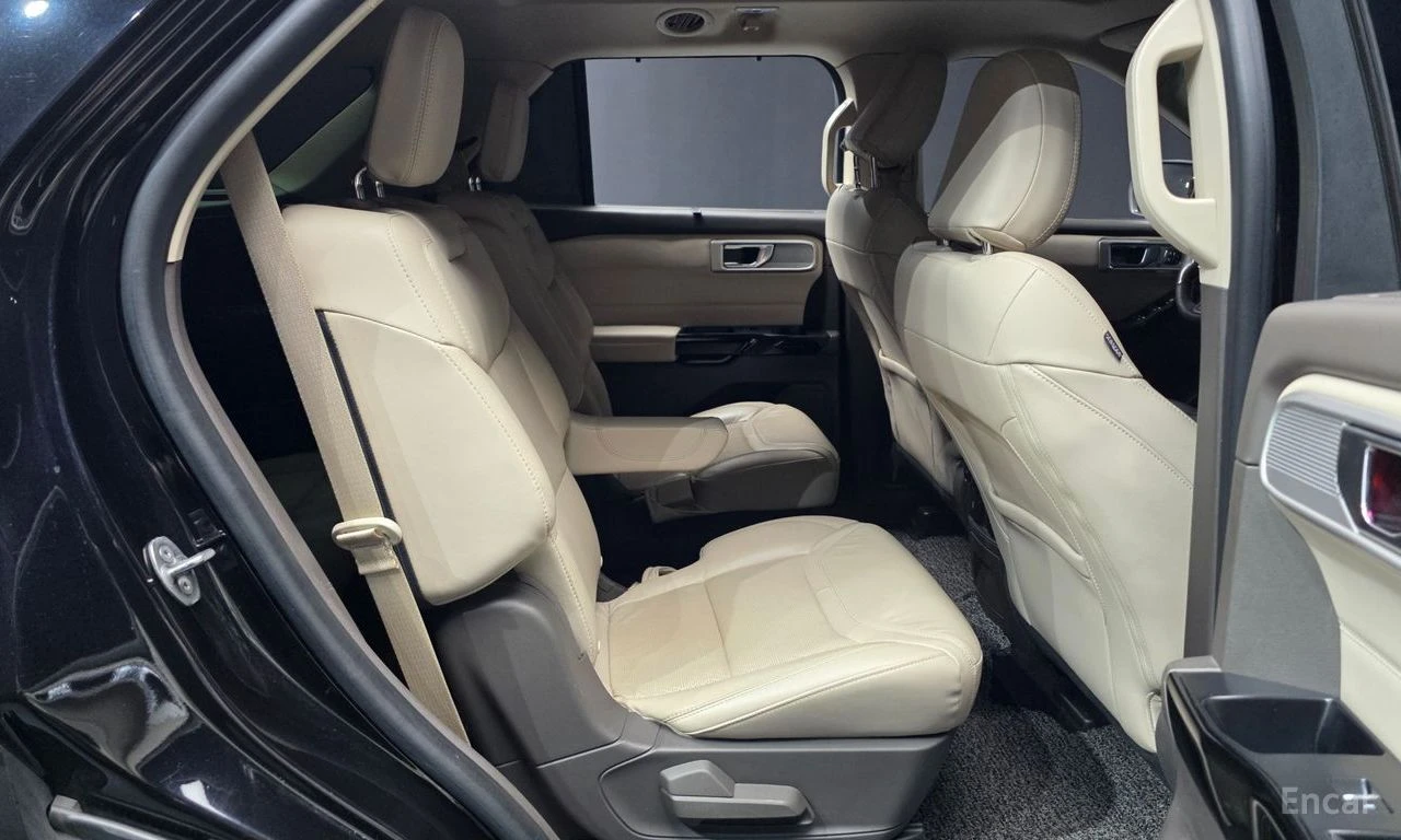 Ford Explorer 3.0 Platinum 4x4* DISTRONIC* МАСАЖ* 360* ОБДУХВАНЕ, снимка 15 - Автомобили и джипове - 55539129