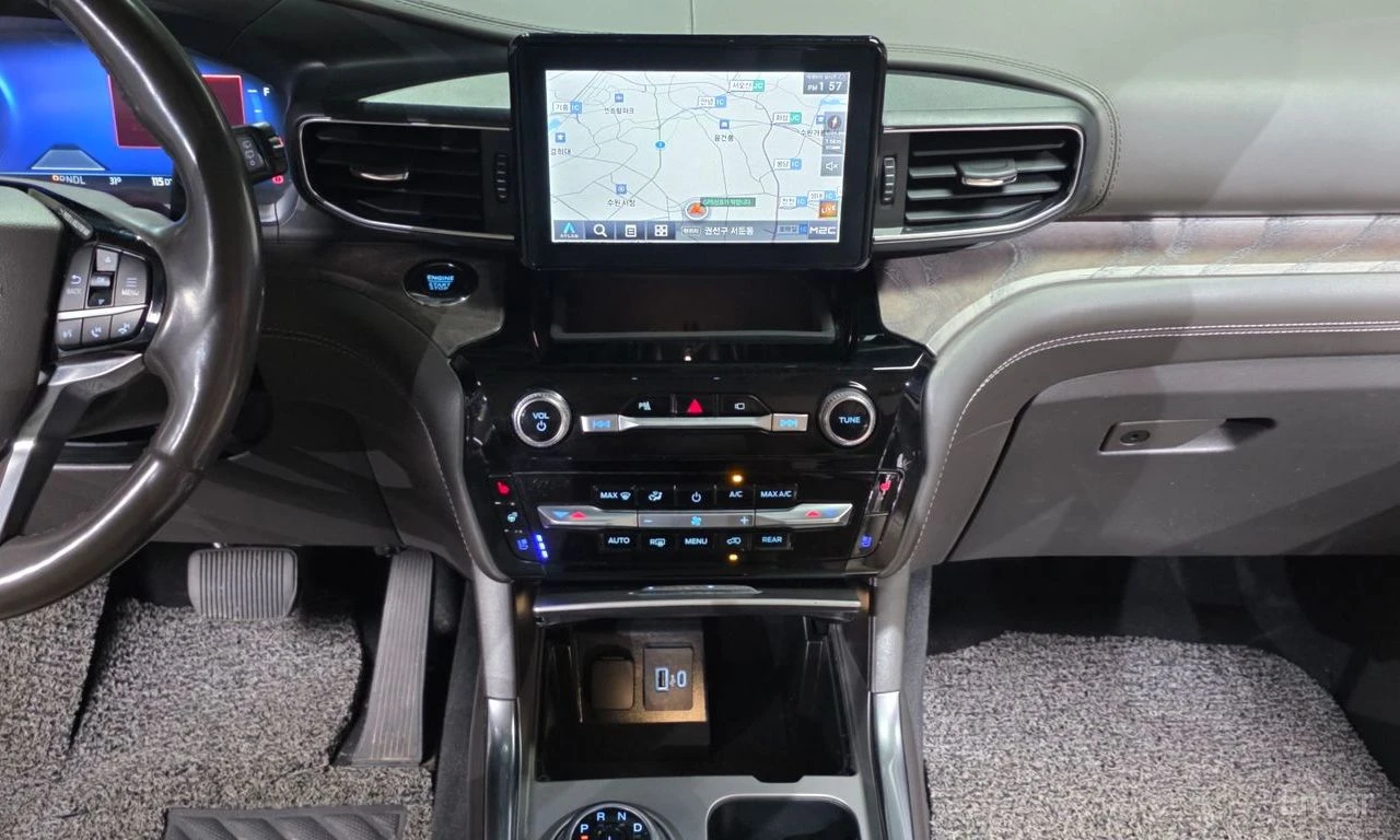 Ford Explorer 3.0 Platinum 4x4* DISTRONIC* МАСАЖ* 360* ОБДУХВАНЕ, снимка 11 - Автомобили и джипове - 55539129