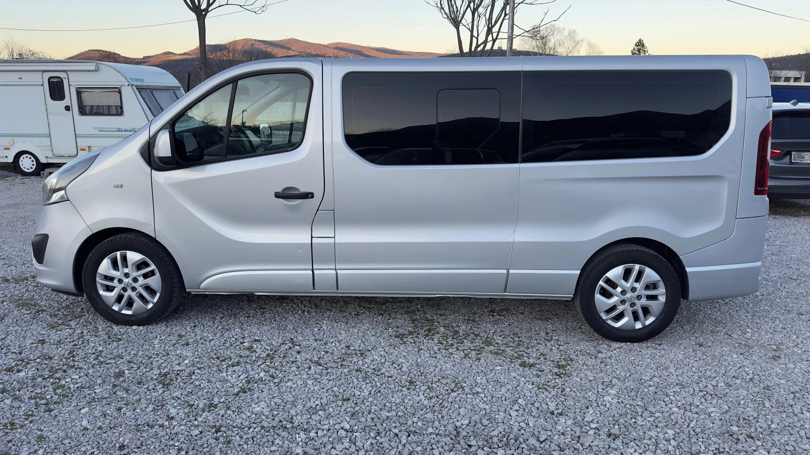 Opel Vivaro 1.6biturbo 8+ 1 Maxi - изображение 8