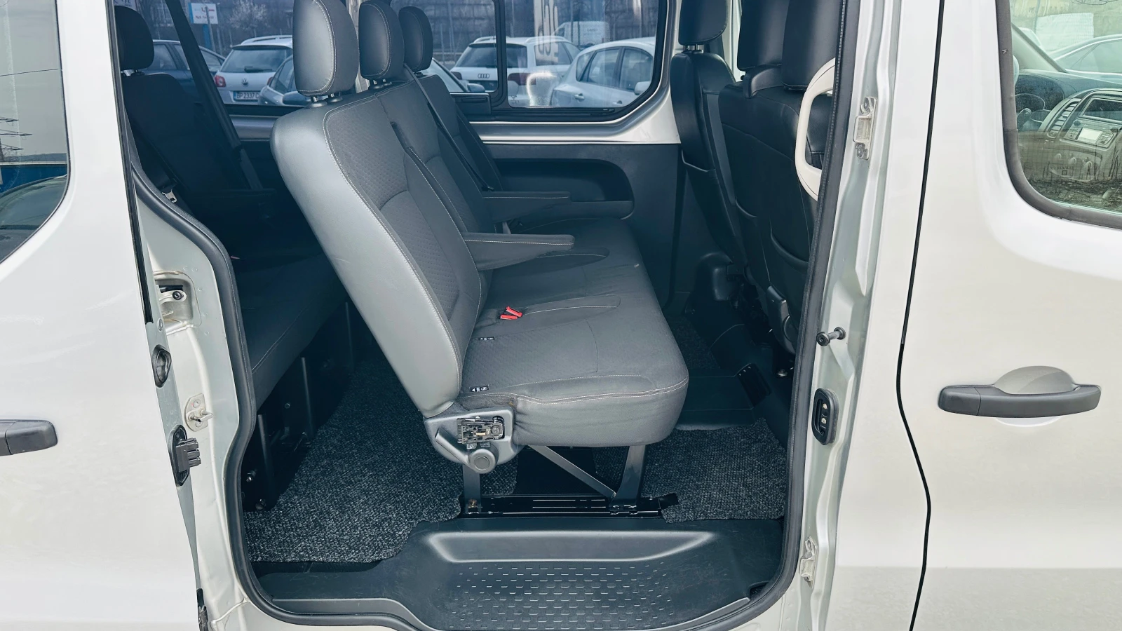 Opel Vivaro 1.6biturbo-8+ 1 long - изображение 9