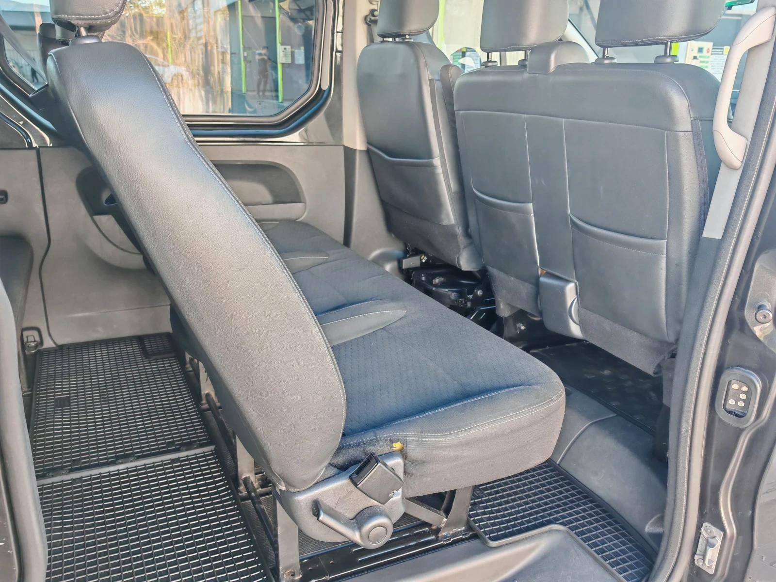 Renault Trafic, снимка 9 - Бусове и автобуси - 55397179
