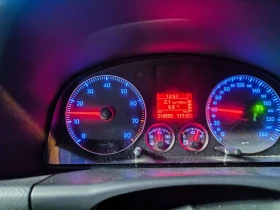 VW Touran Фабрична на Метан - 3900 € / 7627.74 лв. - 70718507 8