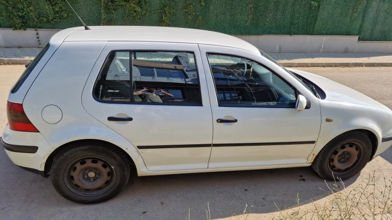 VW Golf, снимка 4 - Автомобили и джипове - 47322315