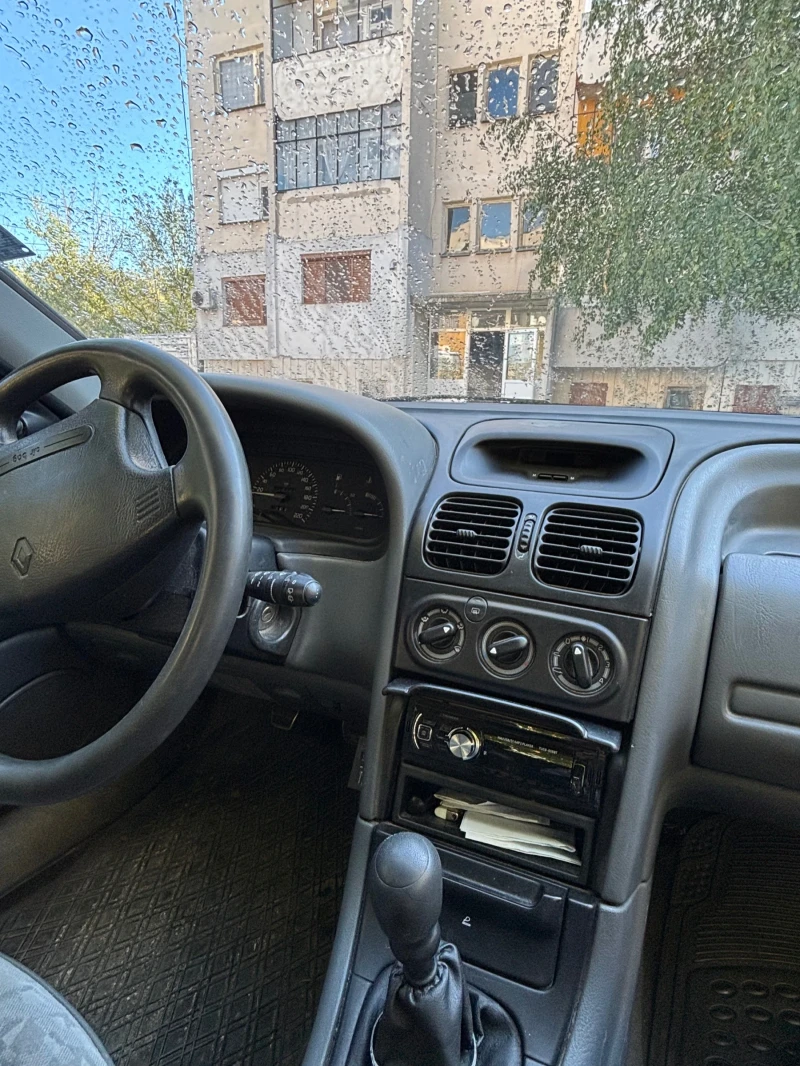 Renault Laguna, снимка 7 - Автомобили и джипове - 47636249